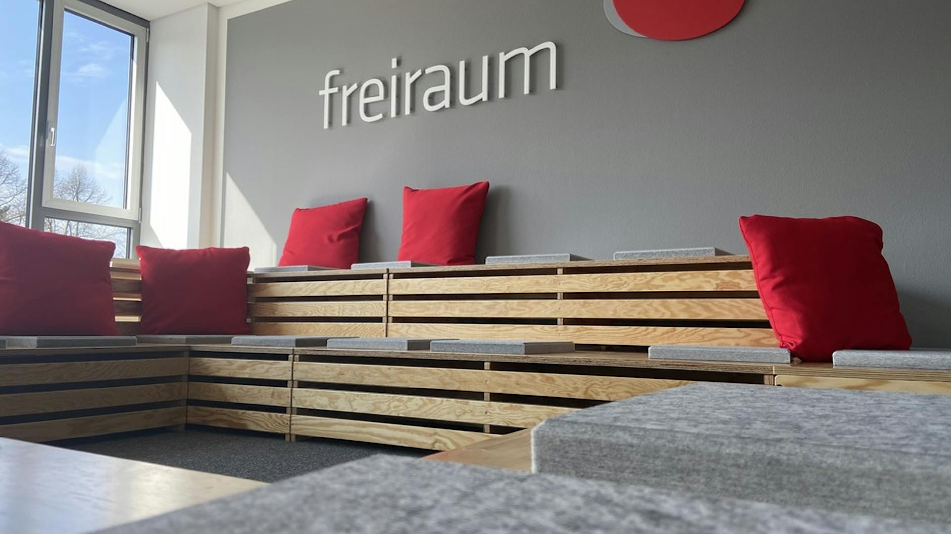 REIFF Technische Produkte I Freiraum I Sitzlandschaft: arena