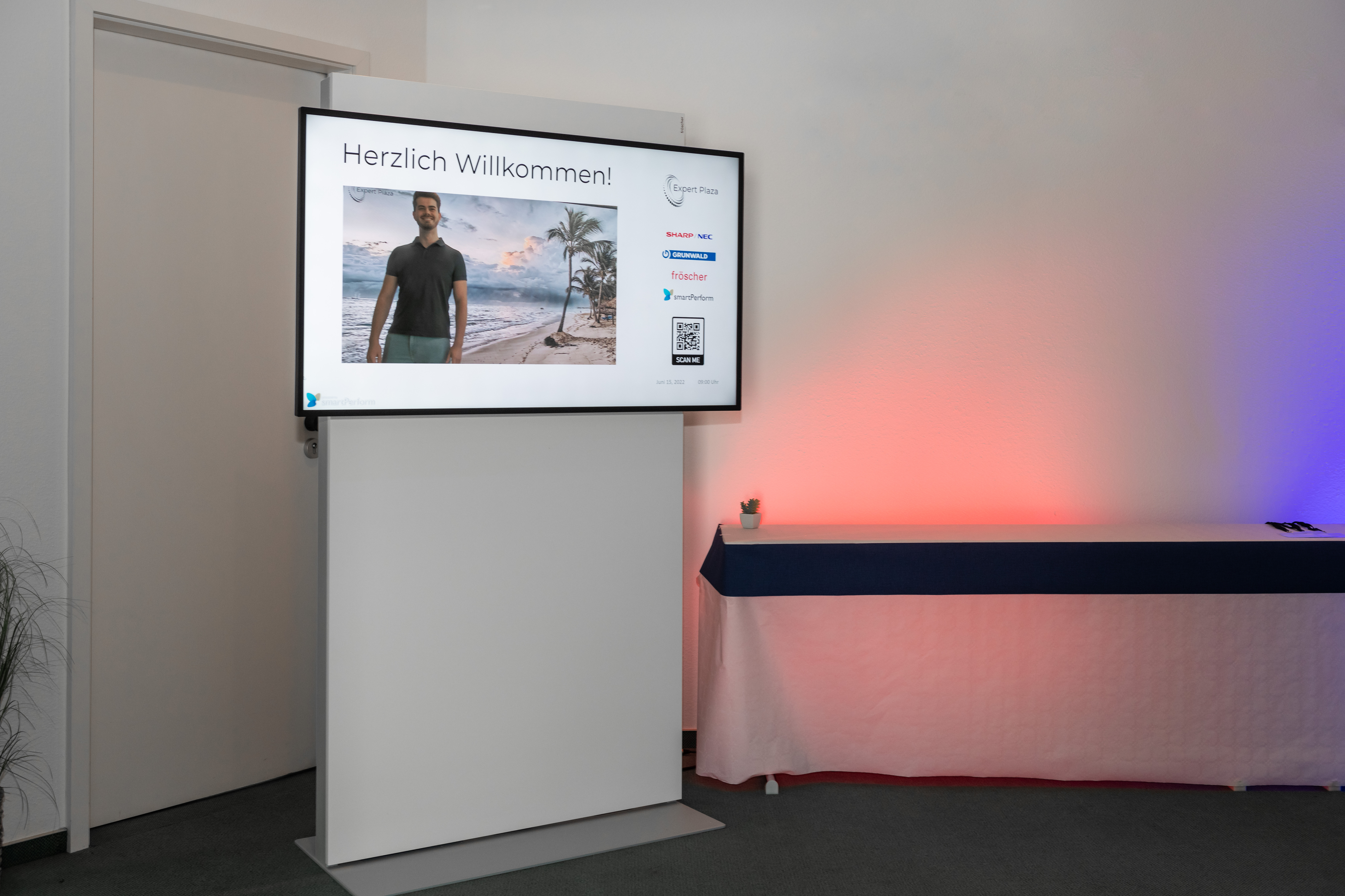 Referenzen- Expert Plaza- Dreieich- MICO Slim