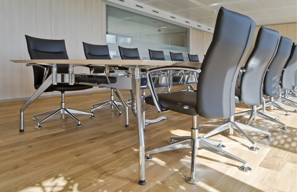 Post Luxemburg | Stühle: pharao comfort | Konferenztisch: fallon