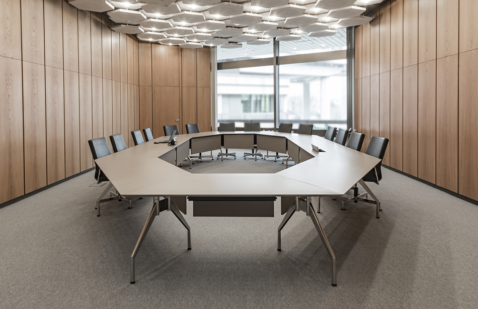 Verwaltungsgebäude Nürnberg | Konferenztisch fallon
