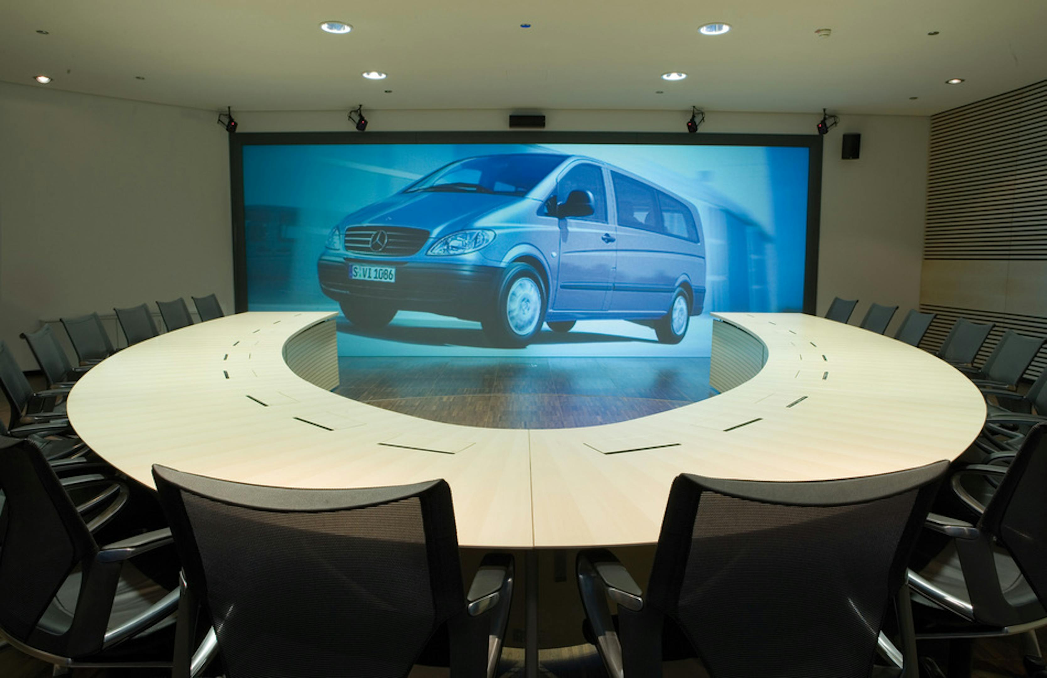 Daimler AG, Stuttgart | Conference table: me
