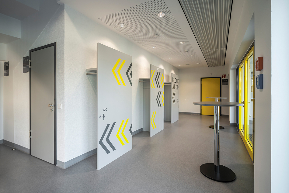 Riedhalle Steinheim an der Murr | locco Stehtisch