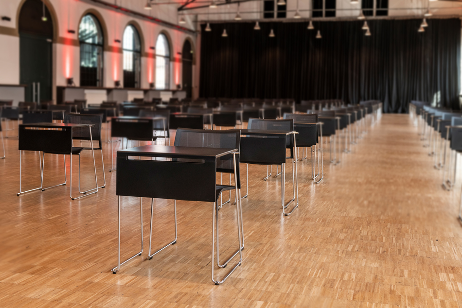 Reithaus Ludwigsburg | Stapeltisch: klif | Stapelstuhl: klif