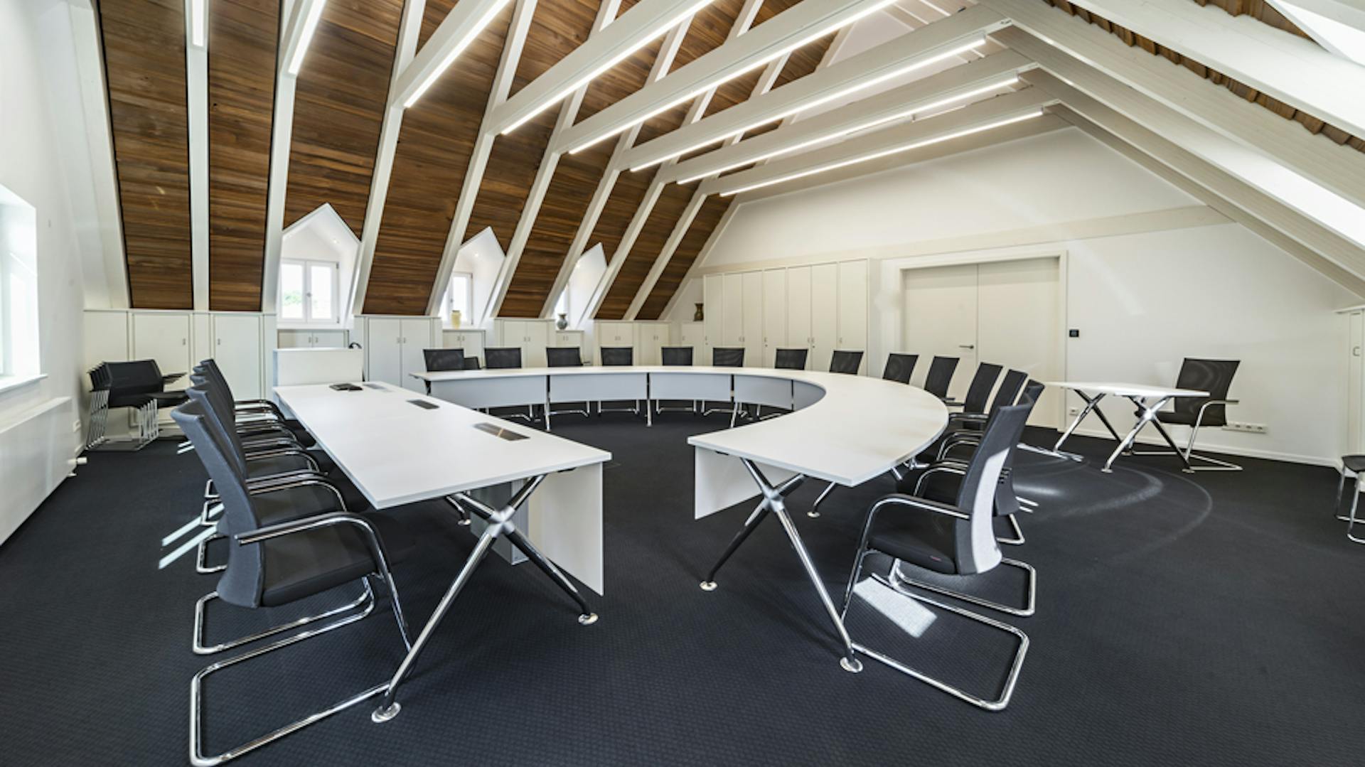 Rathaus Untereisesheim | Konferenztisch: xcone | Konferenzstuhl: pharao net