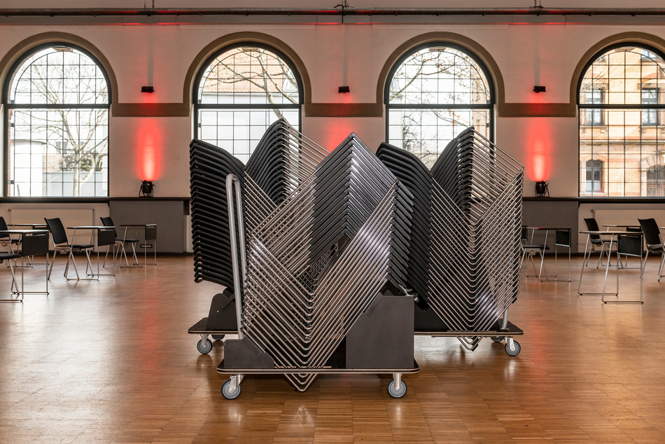 Reithaus Ludwigsburg | Stapeltisch: klif | Stapelstuhl: klif