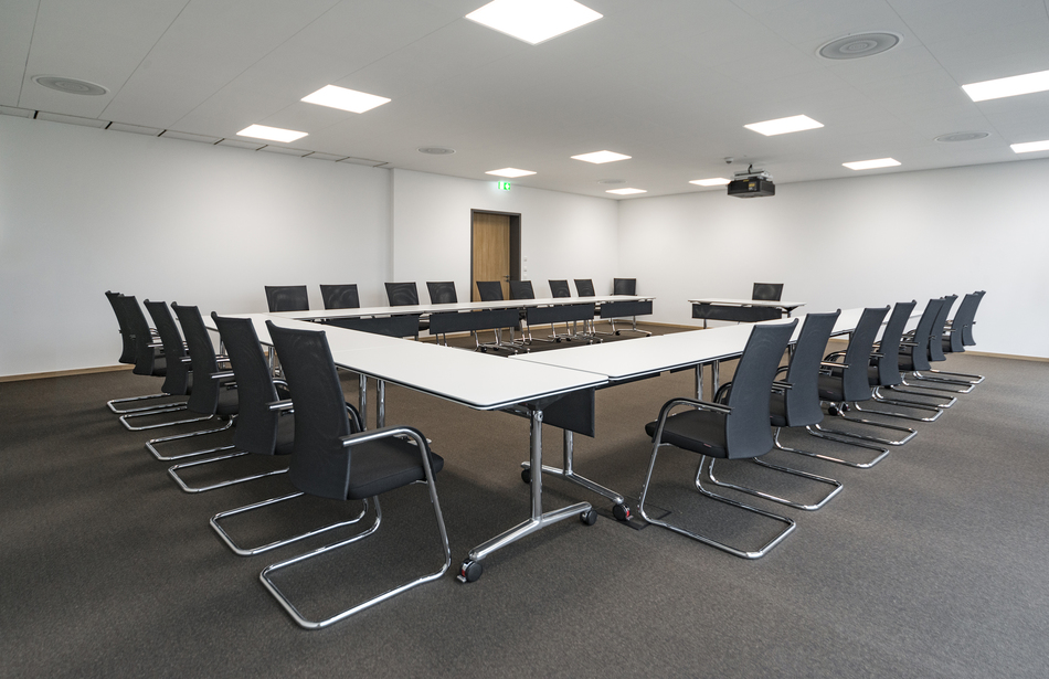 Arbeitgeberverband Chemie | Tischanlage: multiform | Konferenzstuhl: pharao net