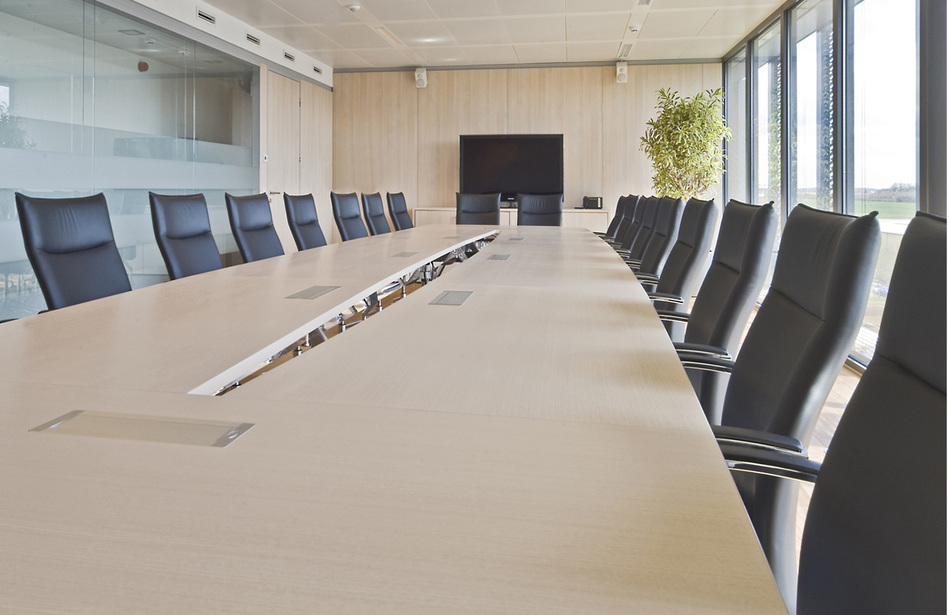 Post Luxemburg | Stühle: pharao comfort | Konferenztisch: fallon