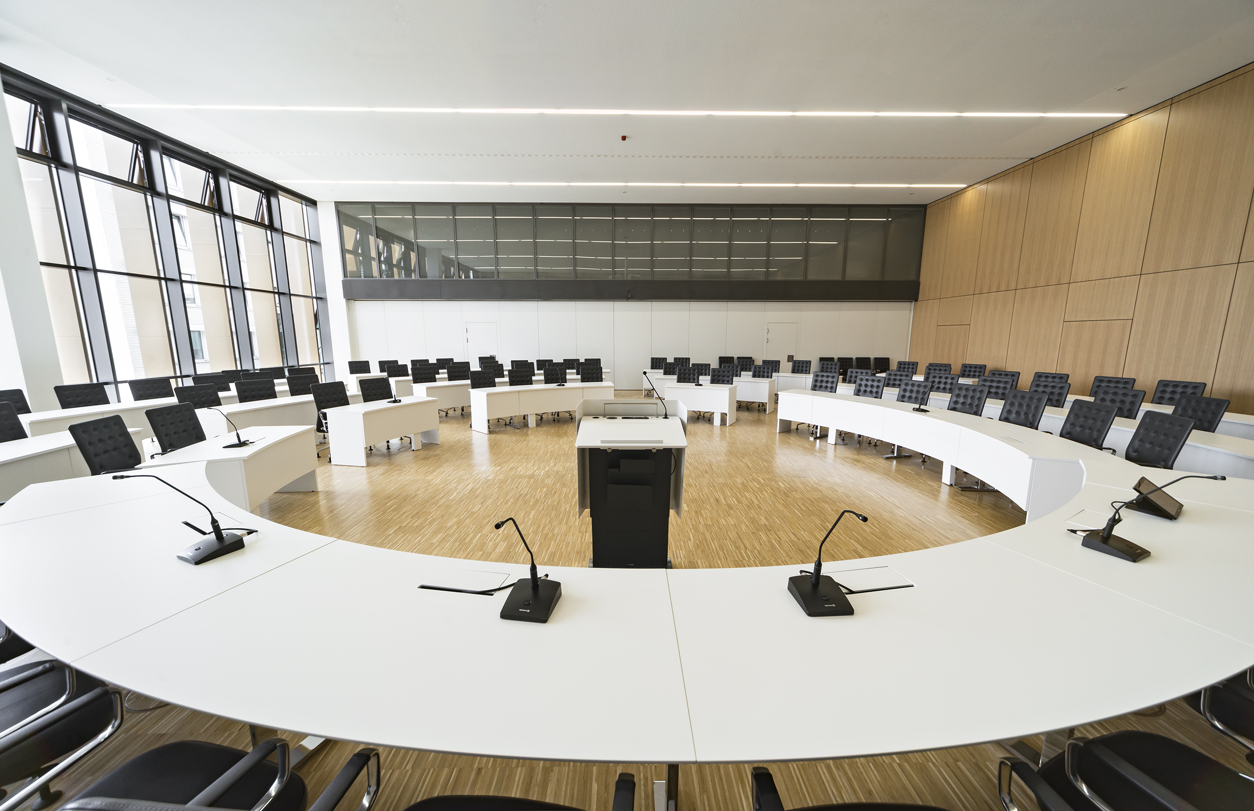 Kreishaus Wetzlar | werkzeuglos montierbares Auditorium | Sprechstellen | Rednerpult: PSE