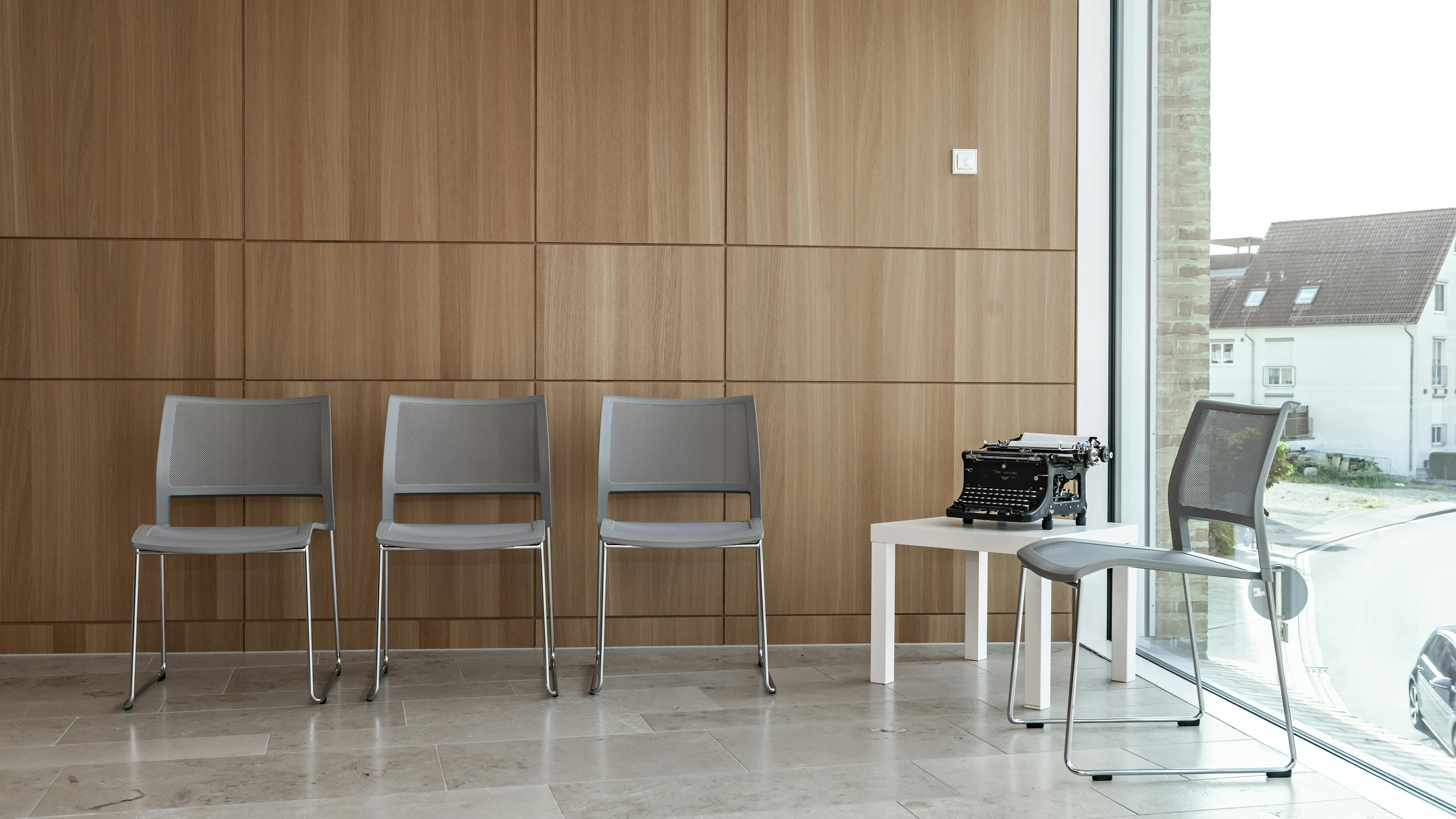 Gemeinde Baltmannsweiler Trauzimmer | klif Stapelstuhl