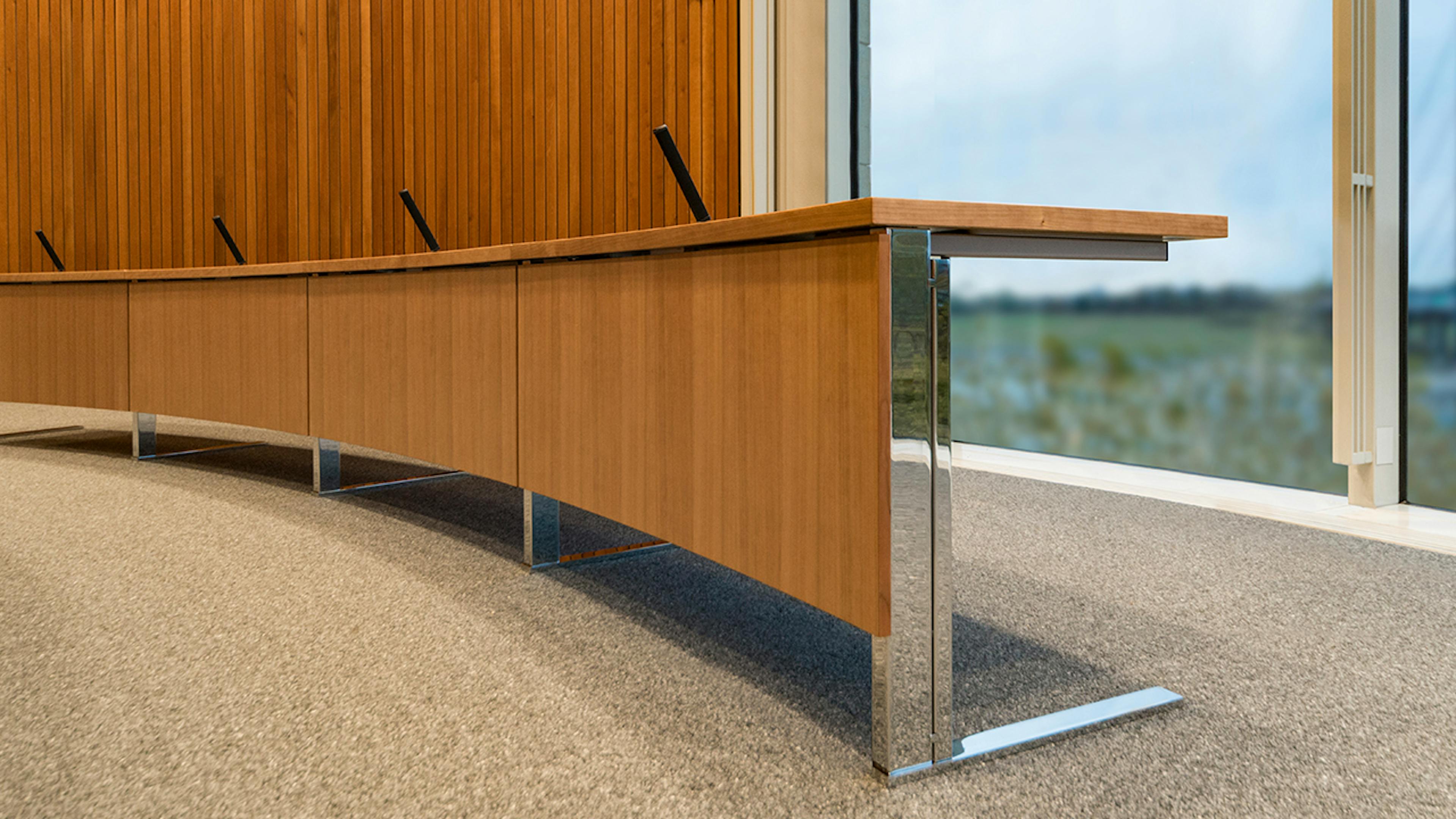 Landtag NRW, Düsseldorf | Fraktionssaal | plenum c-fuß | werkzeuglos montierbares Auditorium