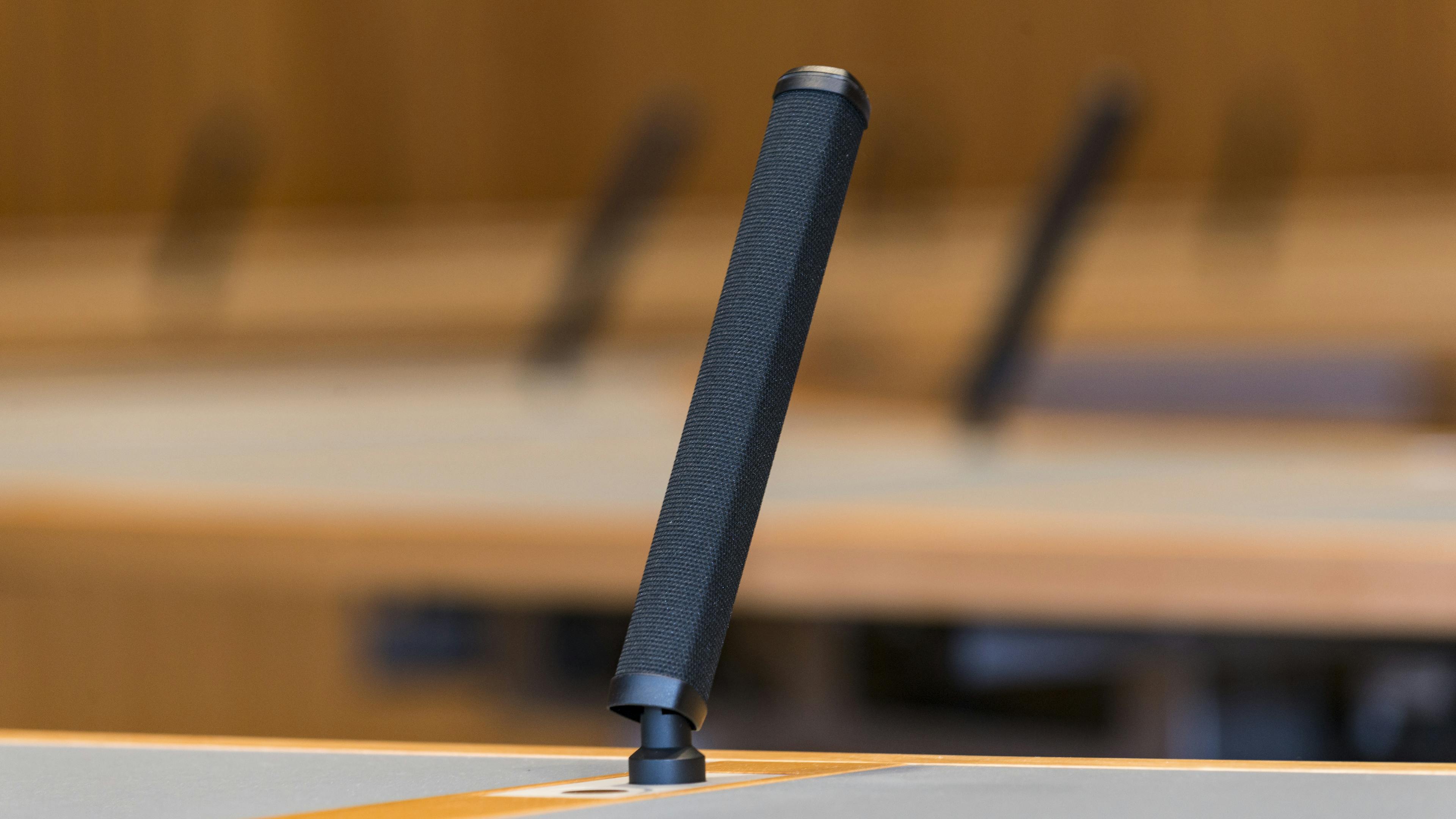 Landtag NRW, Düsseldorf | Fraktionssaal | plenum c-fuß | werkzeuglos montierbares Auditorium