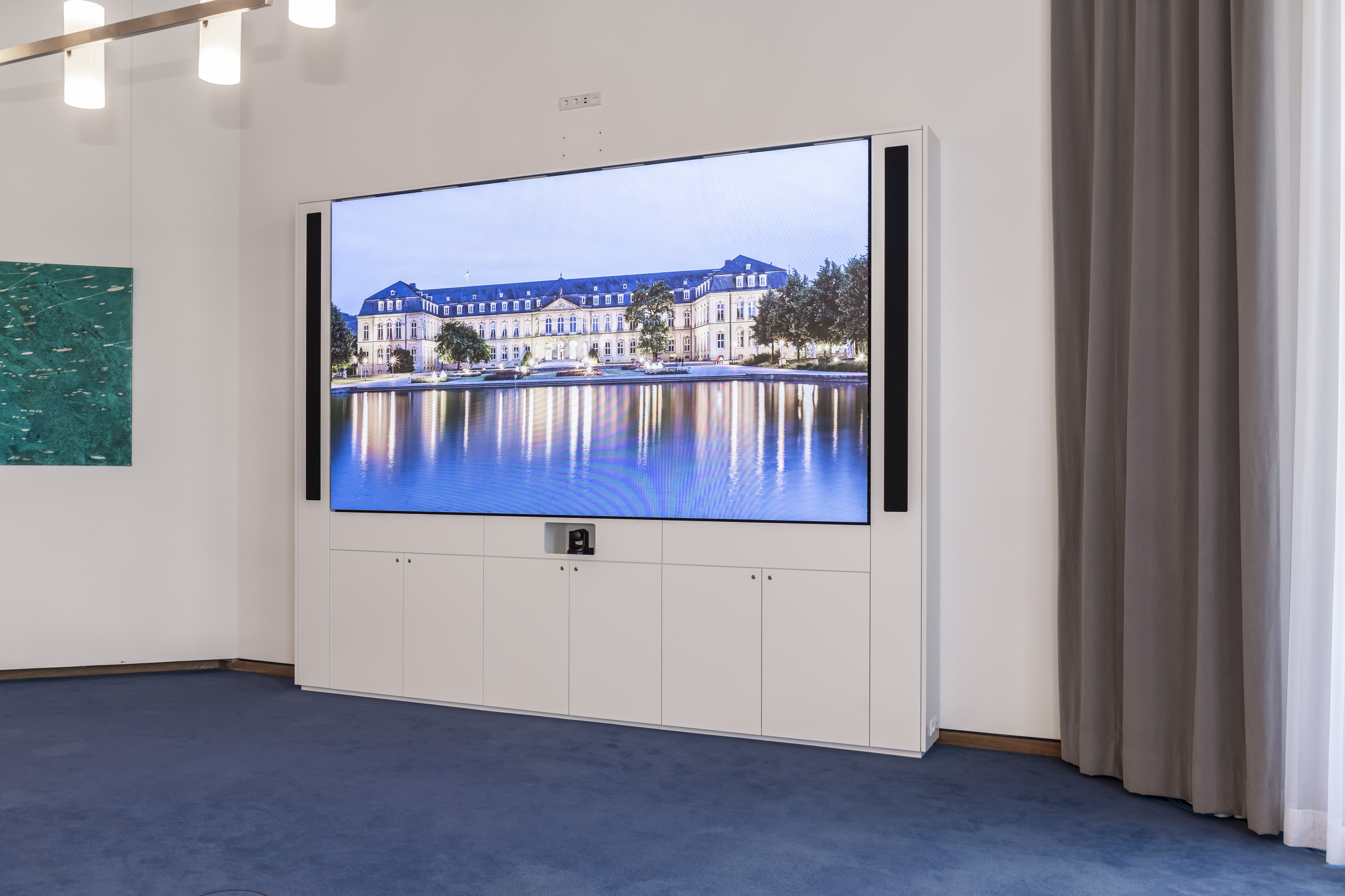 References_picture_gallery_ministry_of_finance_Stuttgart_LED_media_wall