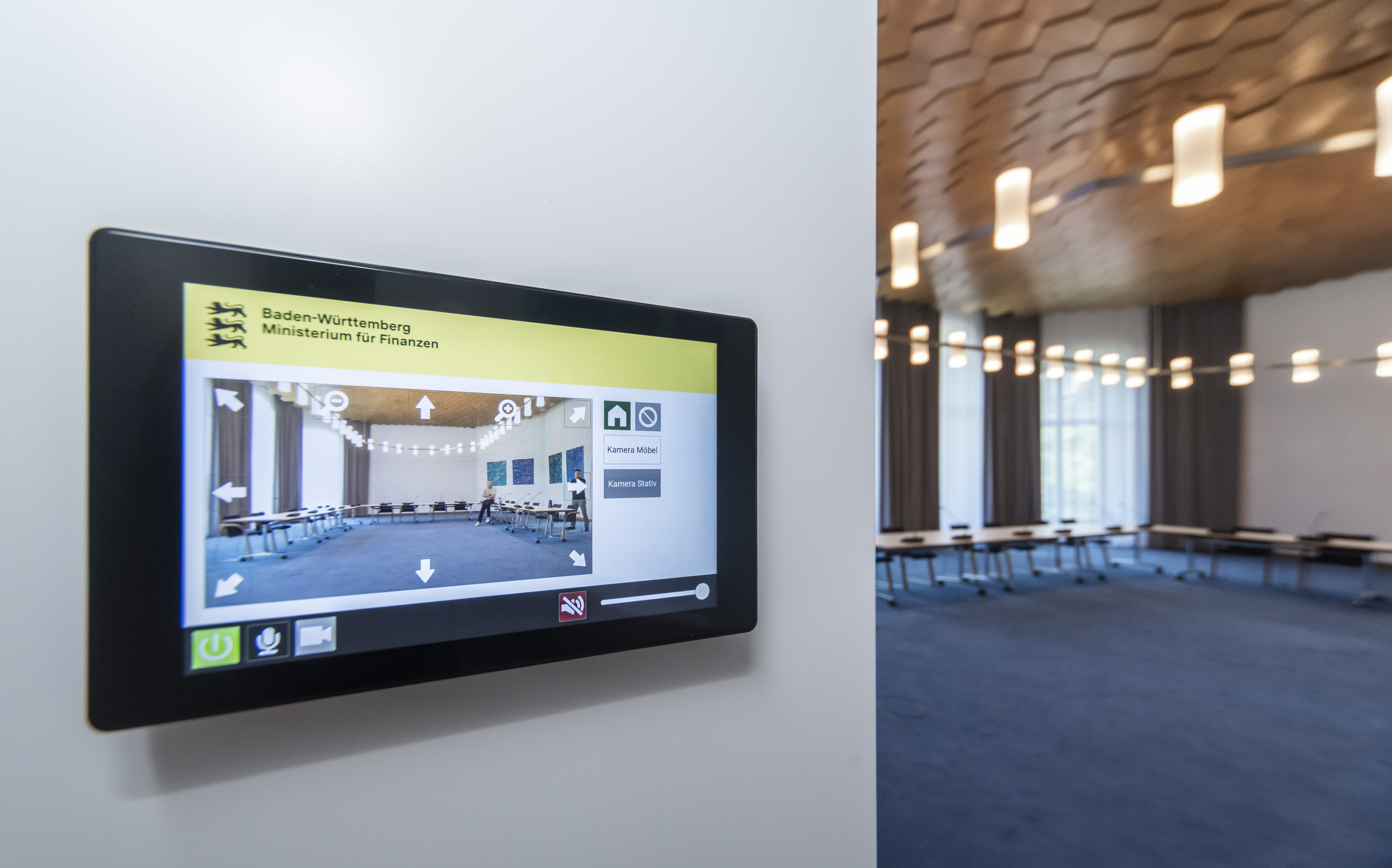 References_picture_gallery_ministry_of_finance_Stuttgart_LED_media_wall_technology_integration