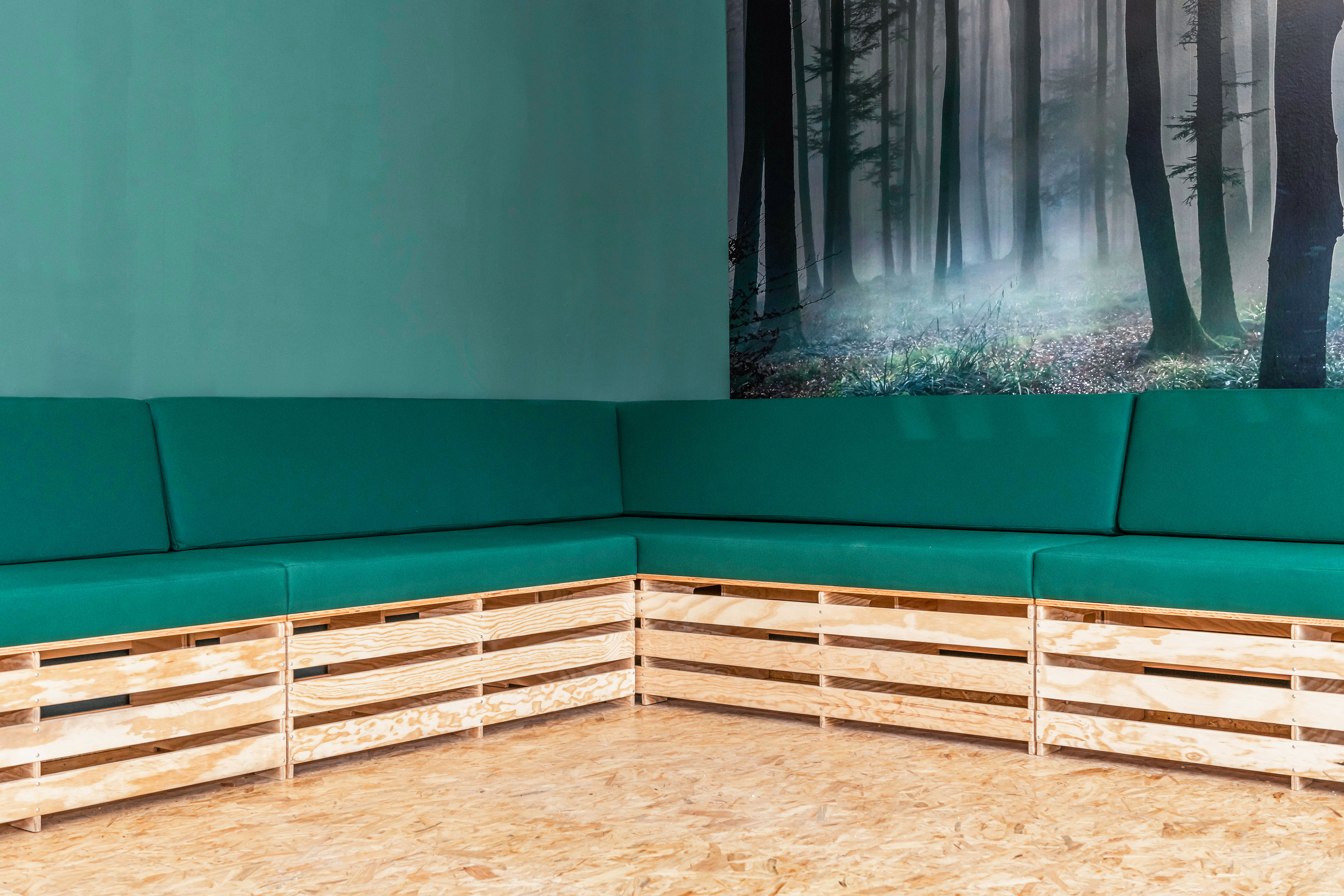 Referenzen-Bildergalerie-fröscher Pausenraum-arena als Eckbank