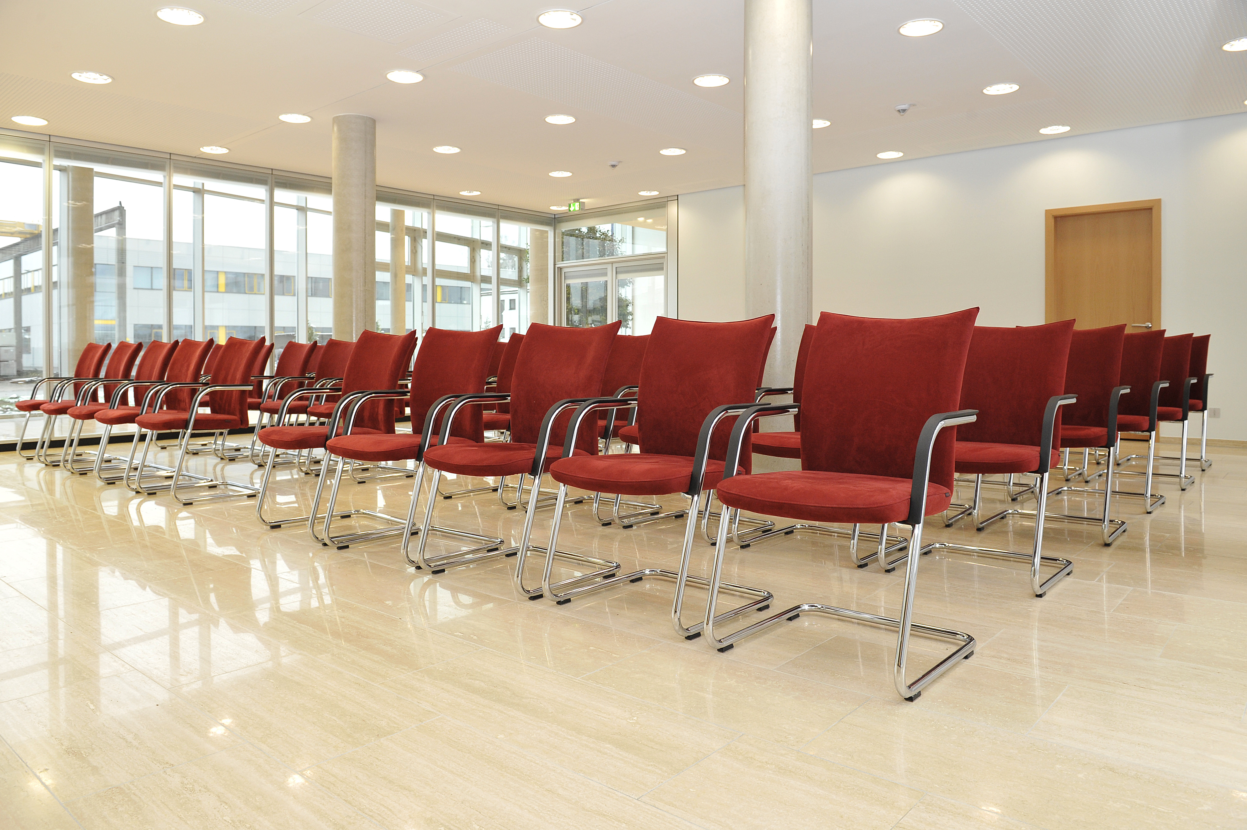 Referenzen-Bildergalerie- Rentschler Biotechnologie GmbH Laupheim- pharao Stühle