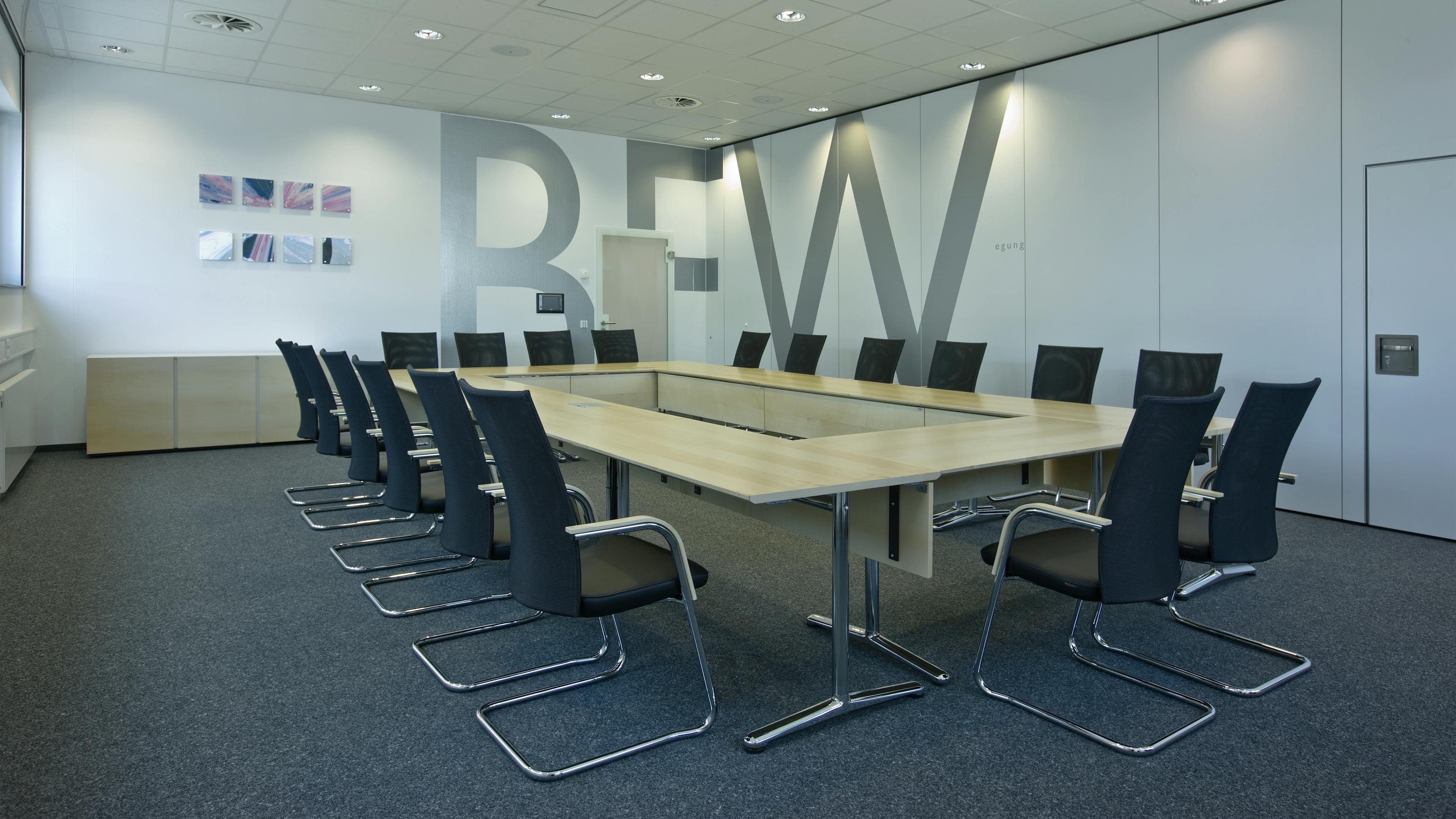 Referenzen-Bildergalerie- Ziehl Abegg AG Künzelsau- pharao Stühle- Multiform Konferenztische