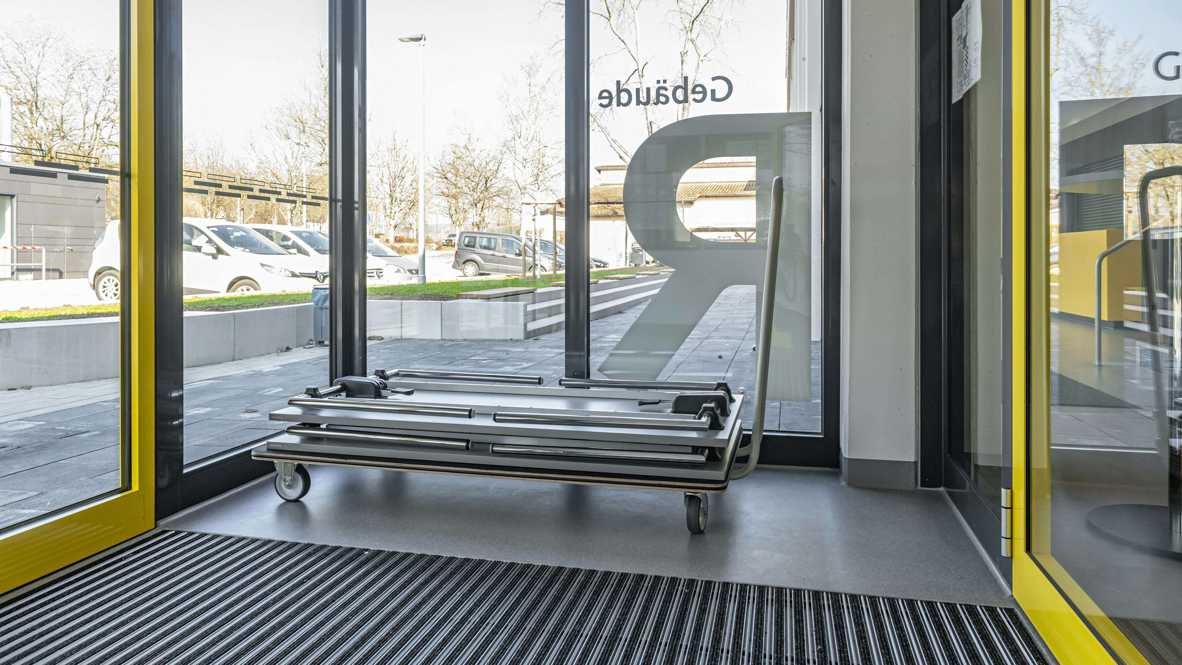 Referenzen-Riedhalle Steinheim an der Murr-easy flex Stapeltisch