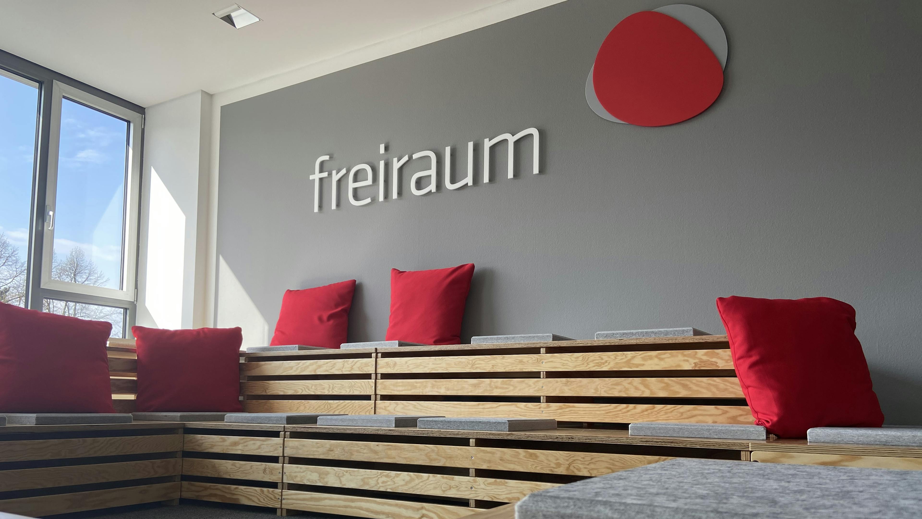 Referenzen-Bildergalerie-REIFF-technische- arena Sitzlandschaft