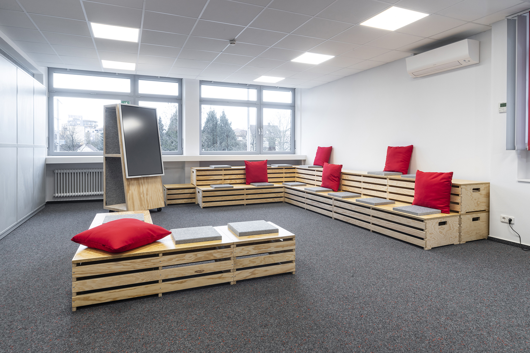 Referenzen-Bildergalerie-FLEX-Elektrowerkzeuge GmbH-arena-a-frame Flipchart