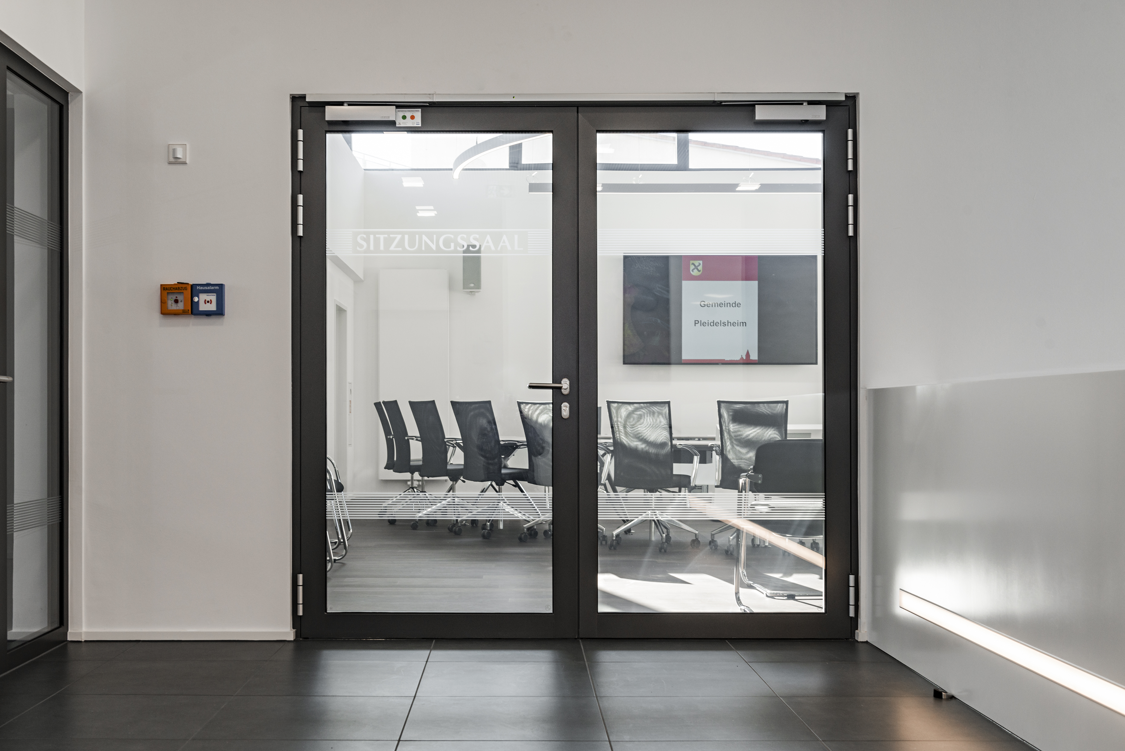 References-Picture gallery-Pleidelsheim town hall- xcone conference system- pharao net conference chair