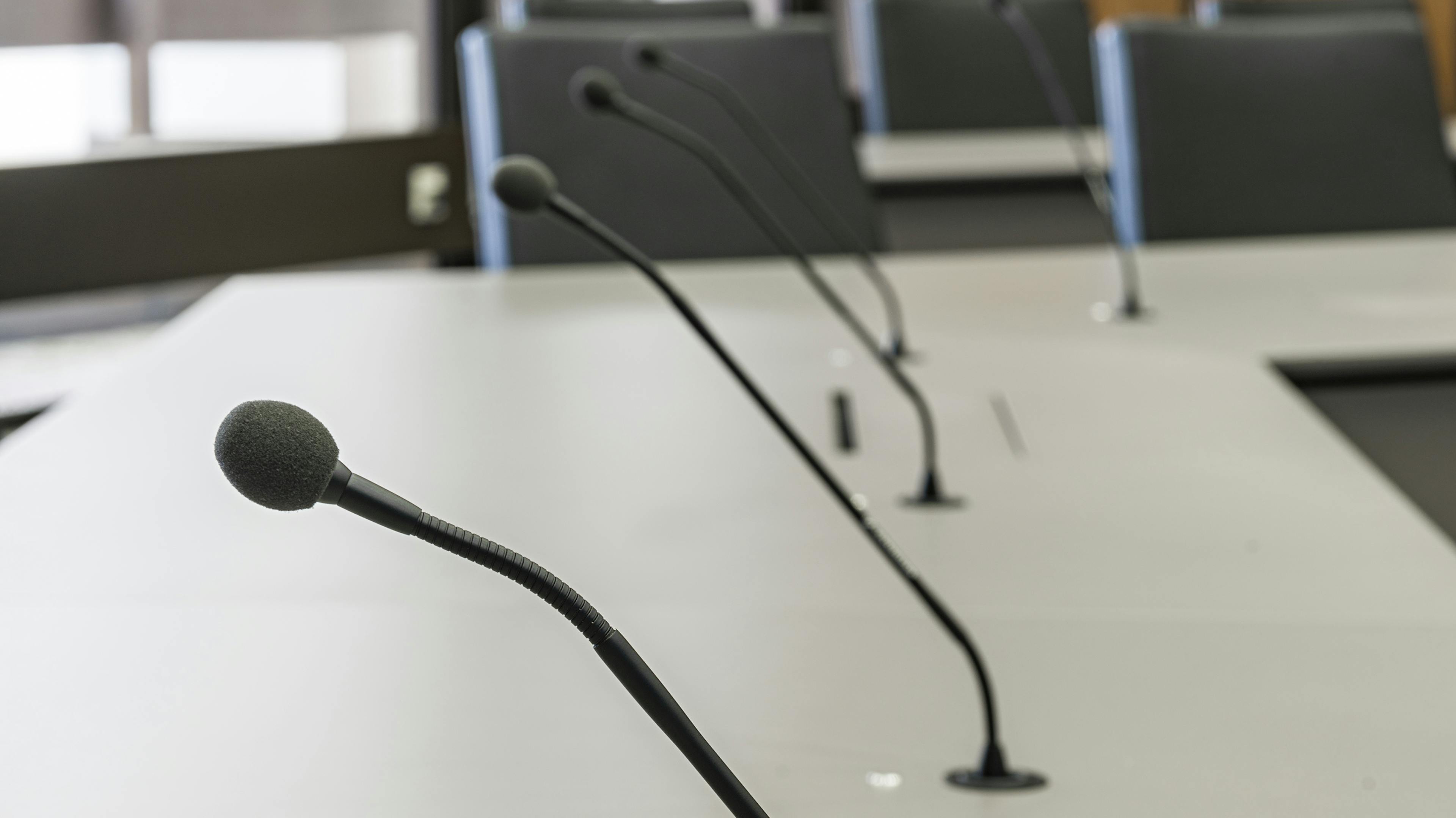 Referenzen-Bildergalerie-Verwaltungsgebäude Nürnberg-Konferenztisch fallon