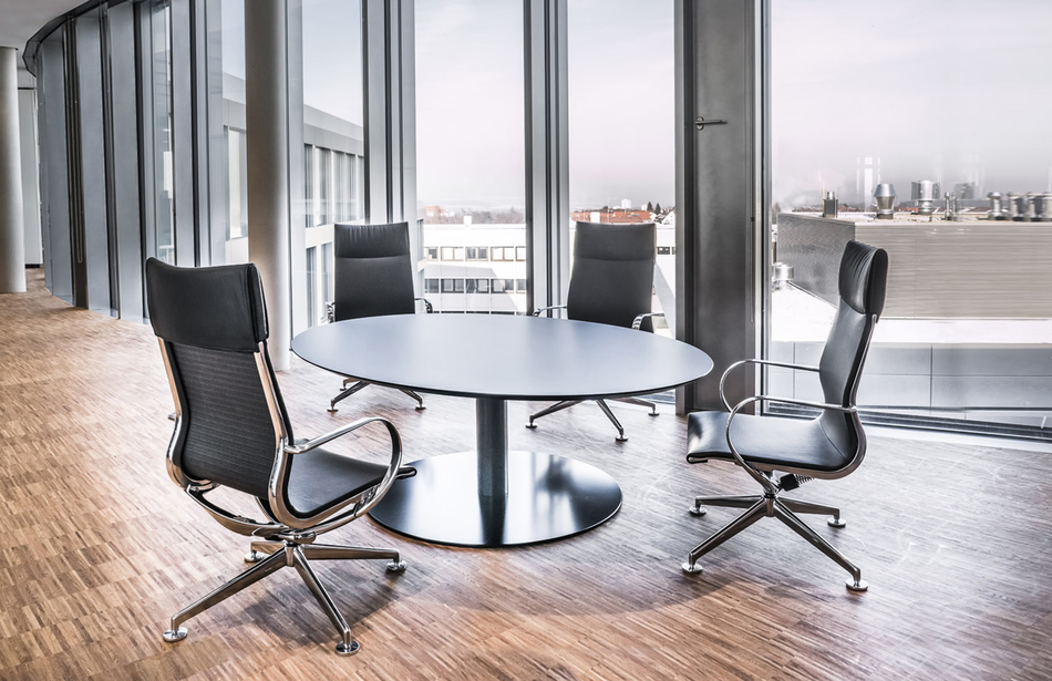 Referenzen- Mann+Hummel- Ludwigsburg-  Lounge Situation- alino lounge Drehstuhl