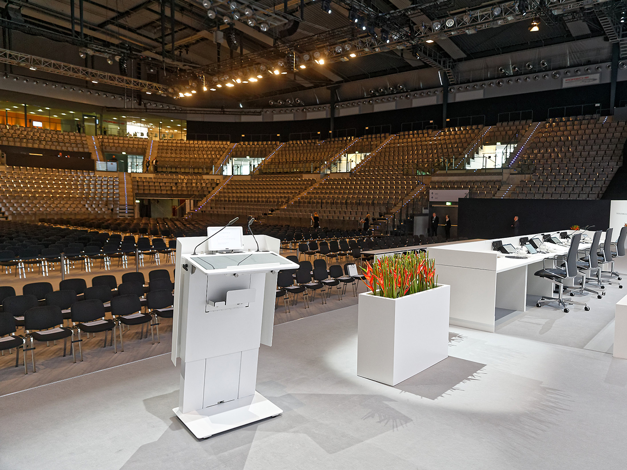 References-Porsche PSE lectern