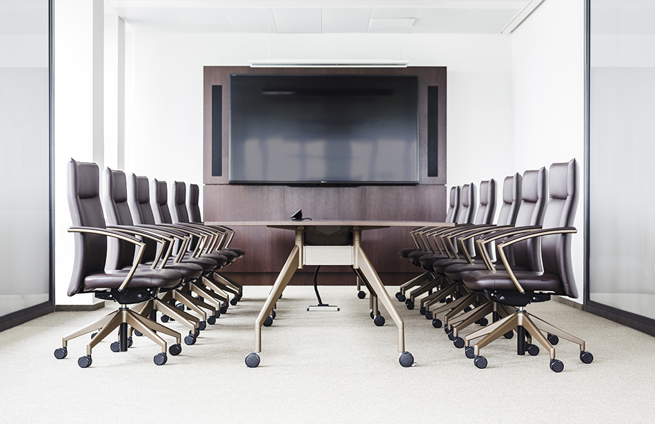 Referenzen- Verwaltungsgebäude- Frankfurt-  pharao comfort- fallon Tisch