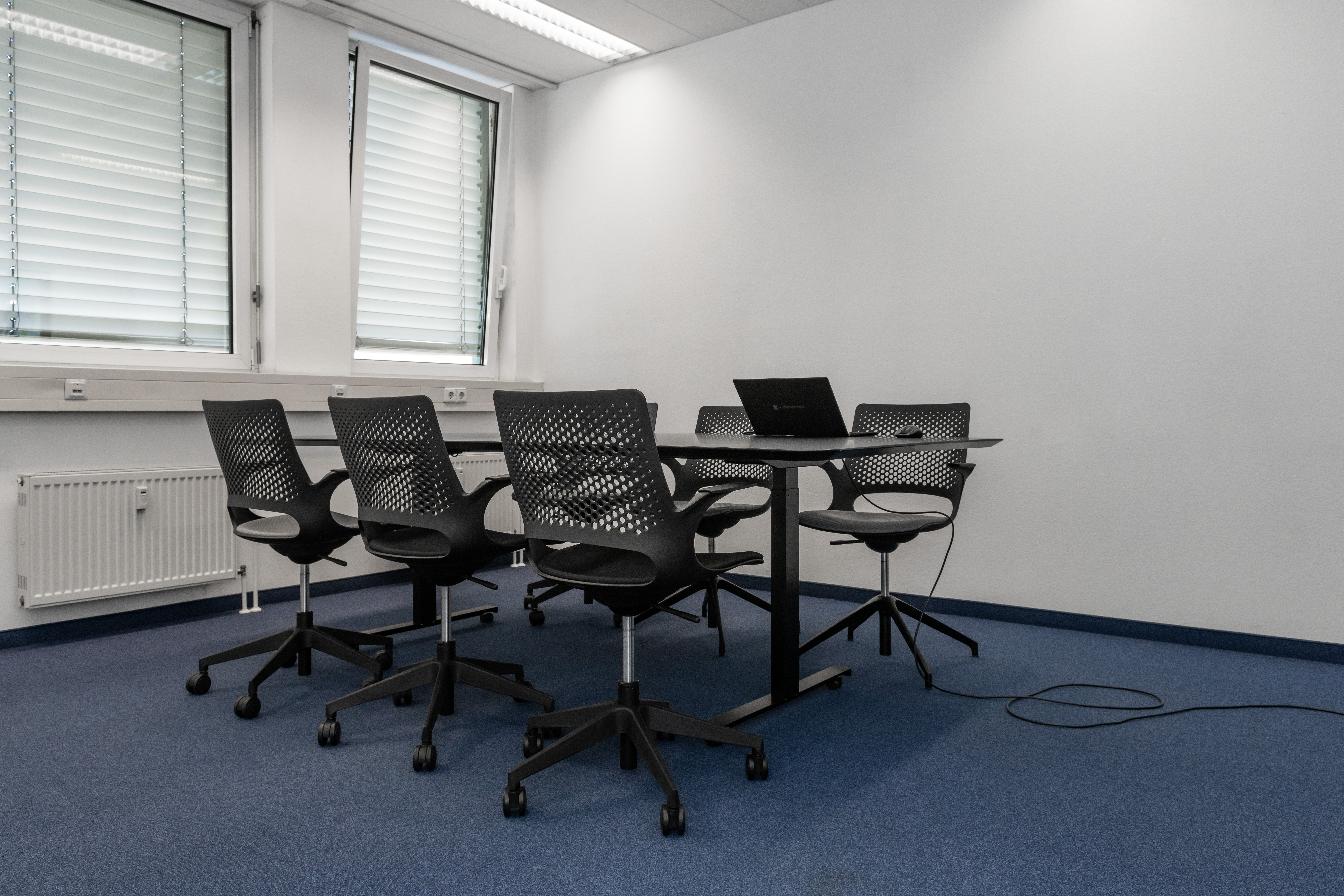 Referenz-Expert Plaza- Dreieich-lino Schreibtisch-plio