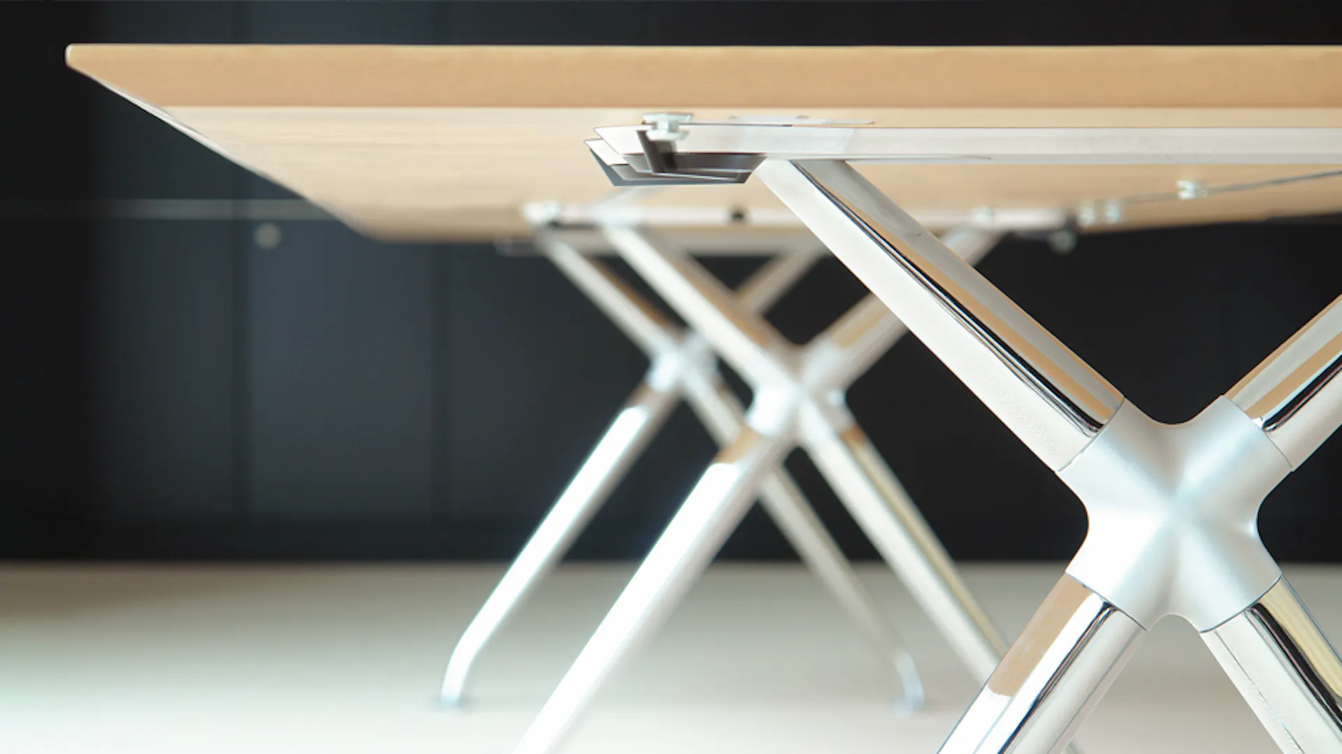 Produkte- Tische- base Tischsysteme- xcone