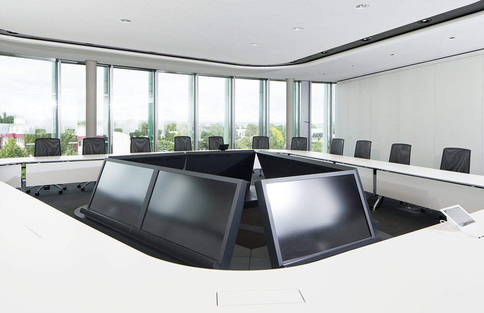 Références- Mann+Hummel- Ludwigsburg- installation de conférence xcone- îlot de moniteurs- siège de conférence primo