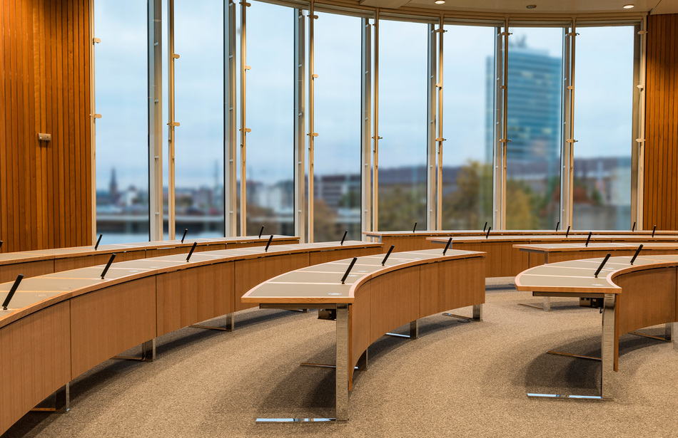 Referenzen- Landtag NRW-  Düsseldorf- plenum c-fuß