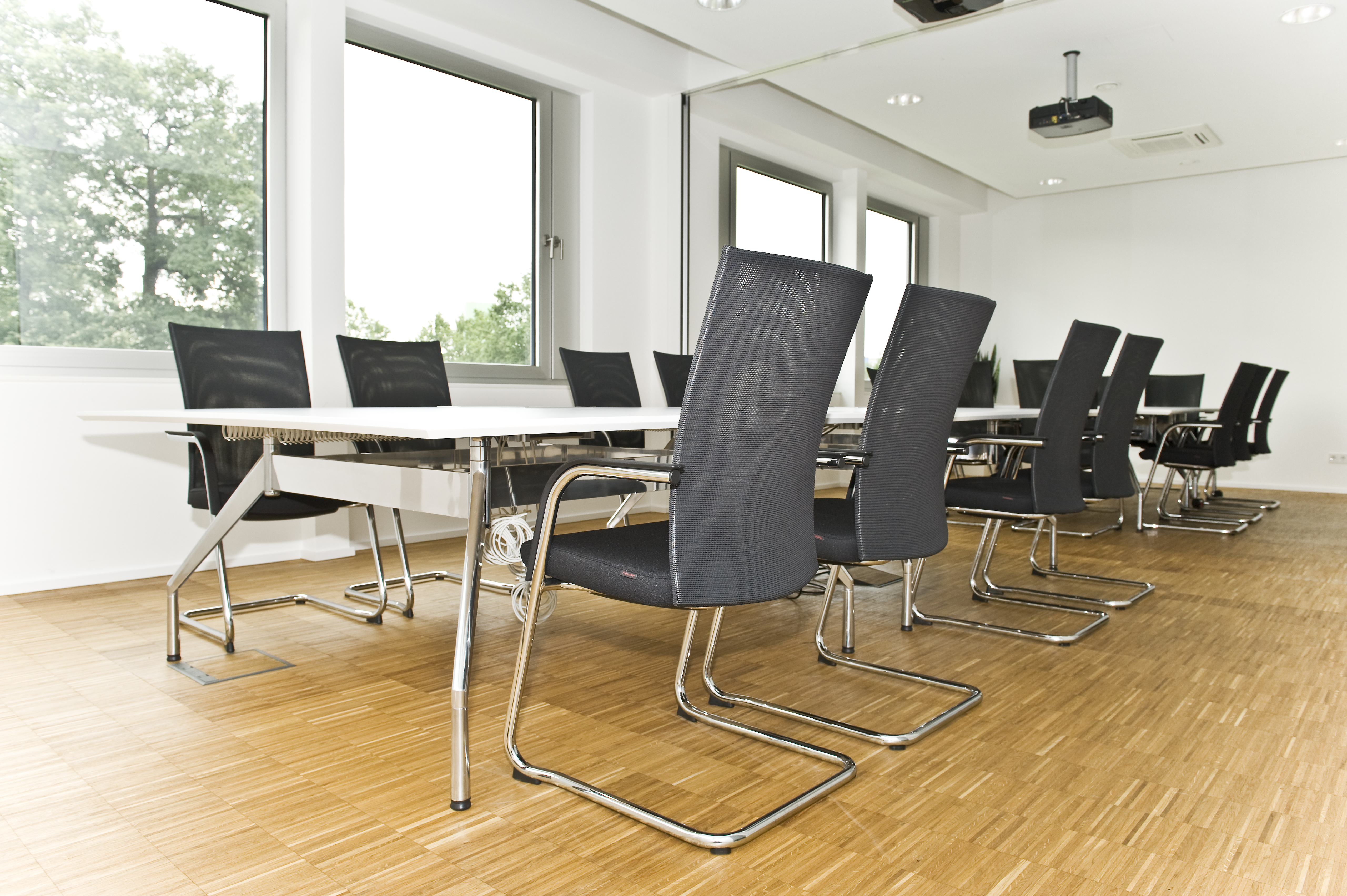 References-Picture Gallery Mode Consult Gütersloh- fallon conference tables- pharao net cantilever chairs