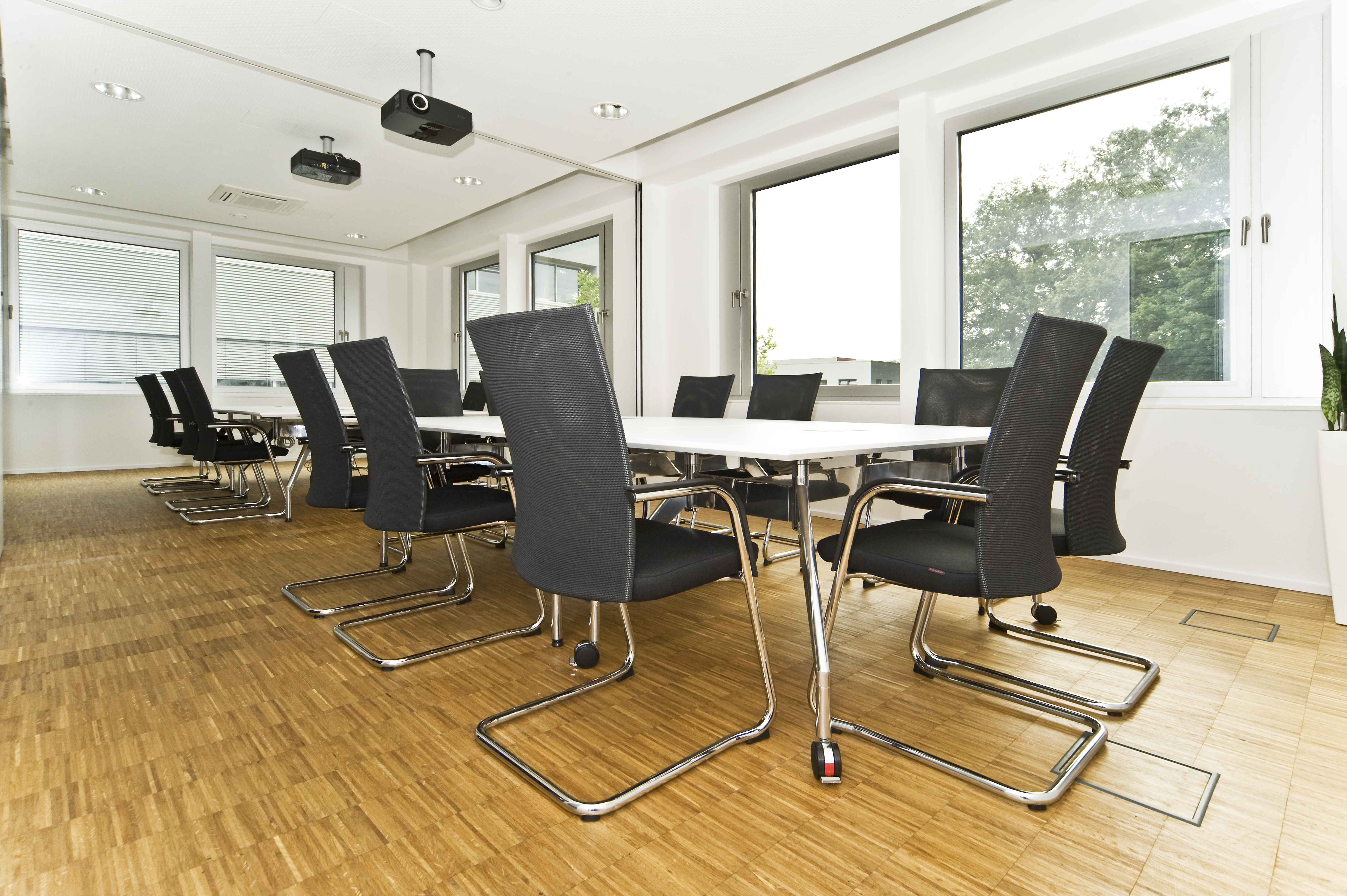 References-Picture Gallery Mode Consult Gütersloh- fallon conference tables- pharao net cantilever chairs