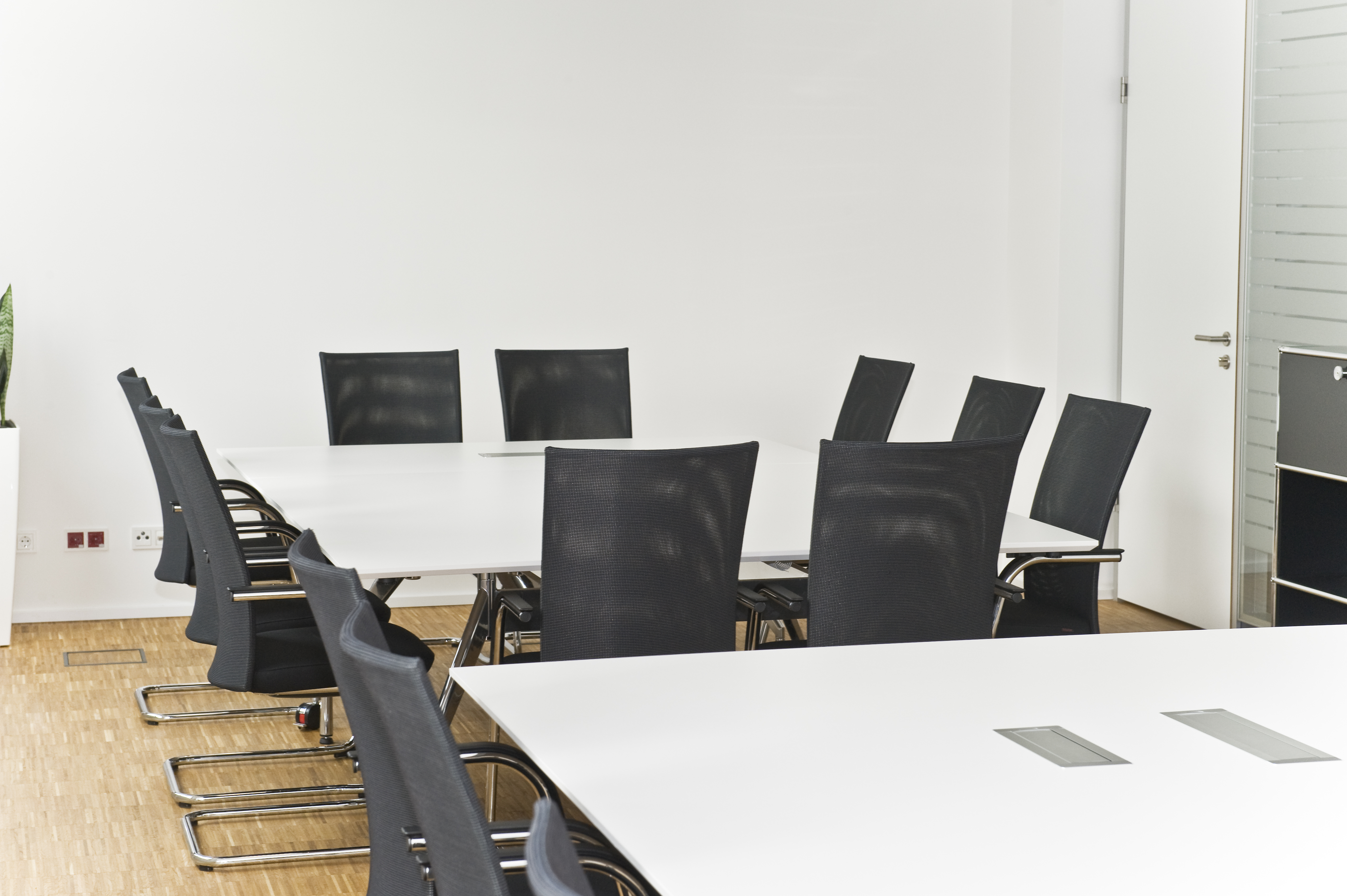 References-Picture Gallery Mode Consult Gütersloh- fallon conference tables- pharao net cantilever chairs