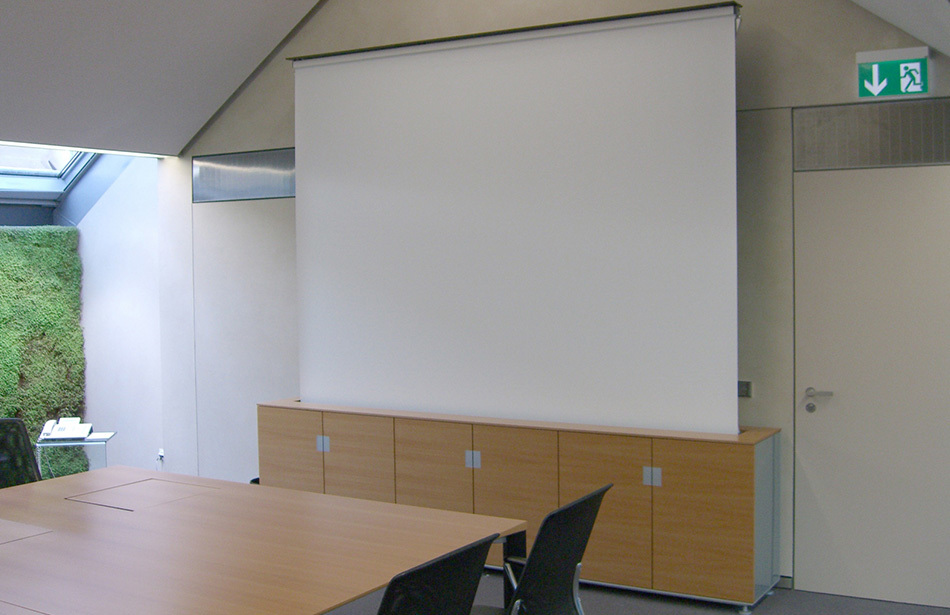 HVB, Munich | table de conférence : cetera | intégration de vidéoprojecteur et d'écran