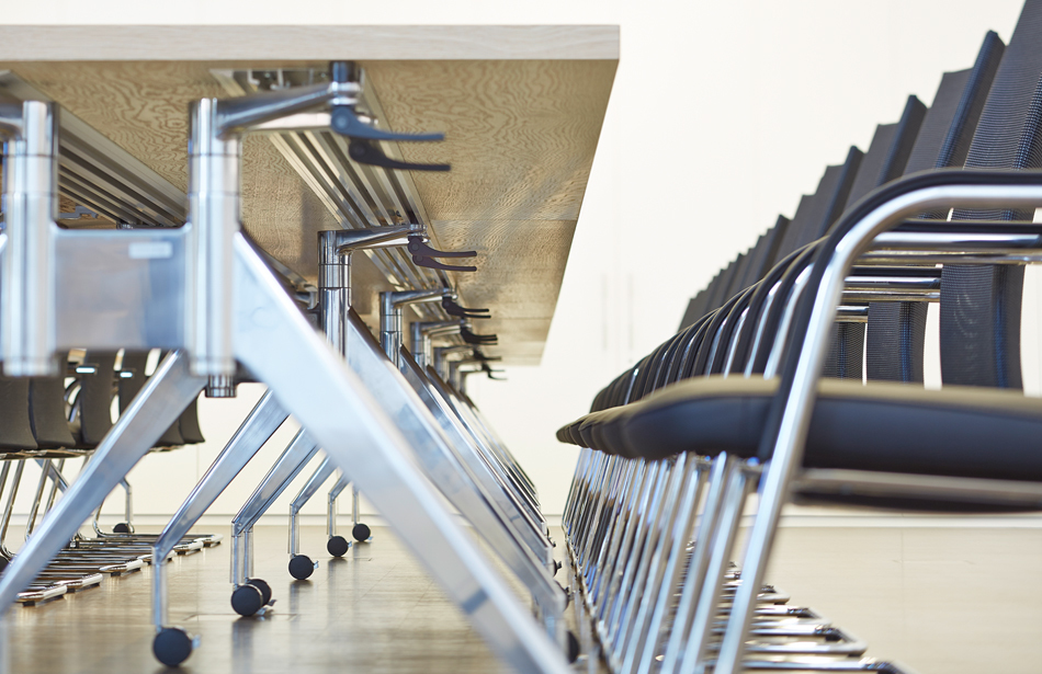 Sparkassenakademie | chairs: pharao net | table: fallon