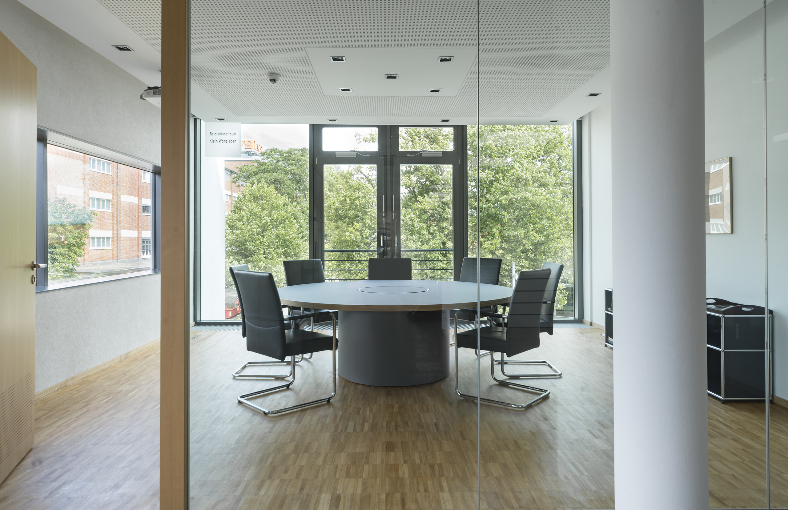 Références-Galerie d'images-KWS Saat Einbeck- Pharao net- Table de conférence fallon