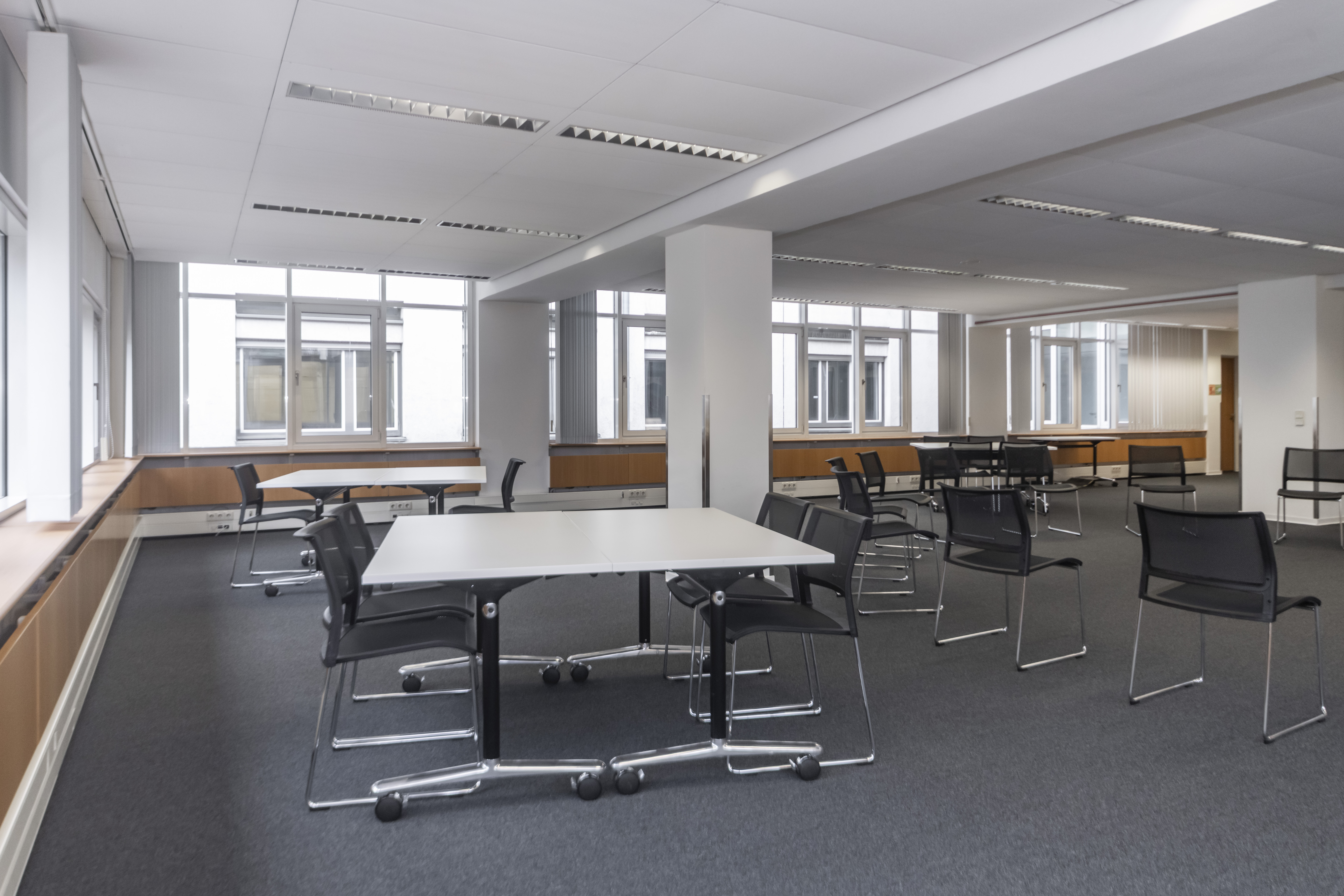 References-Picture gallery-LBS_Training room-klif stacking chair-multiform swivel table