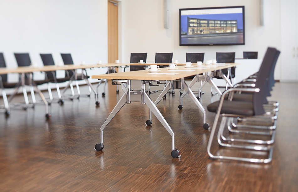 Sparkassenakademie | chairs: pharao net | table: fallon
