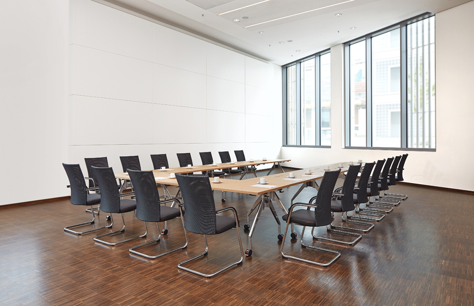 Sparkassenakademie | chairs: pharao net | table: fallon