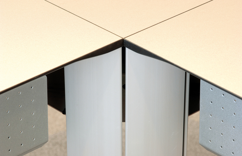 Sparkassen Informatik, Francfort sur le Main | Table de conférence : cetera