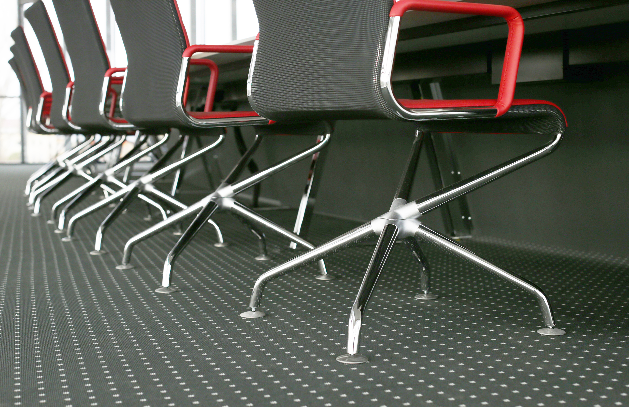 References-Picture gallery-Sparkasse Schwäbisch Hall-Conference table system-xcone chairs