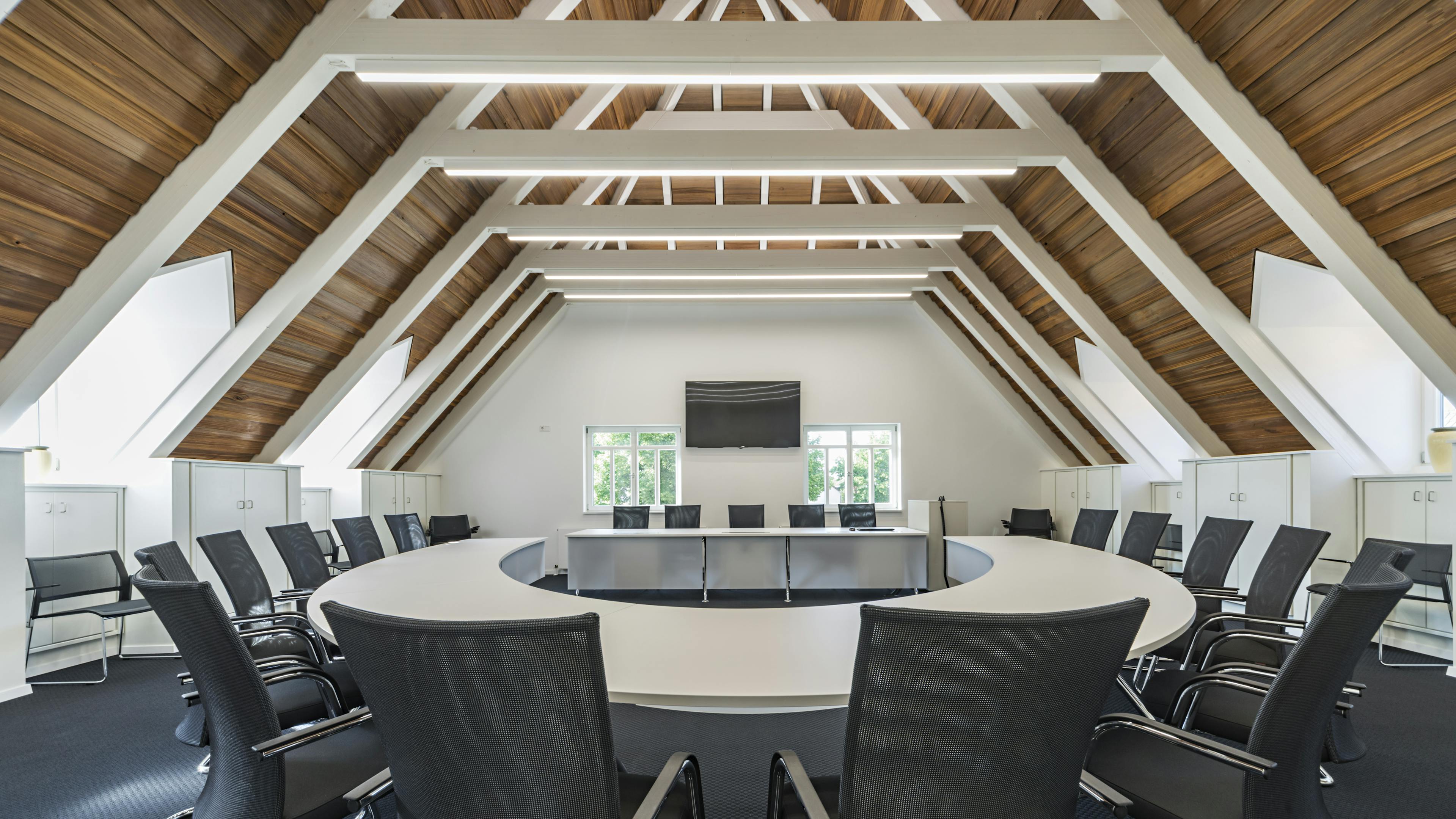 Références-Galerie d'images-Mairie d'Untereisesheim- xcone Table de conférence-pharao net Siège de conférence