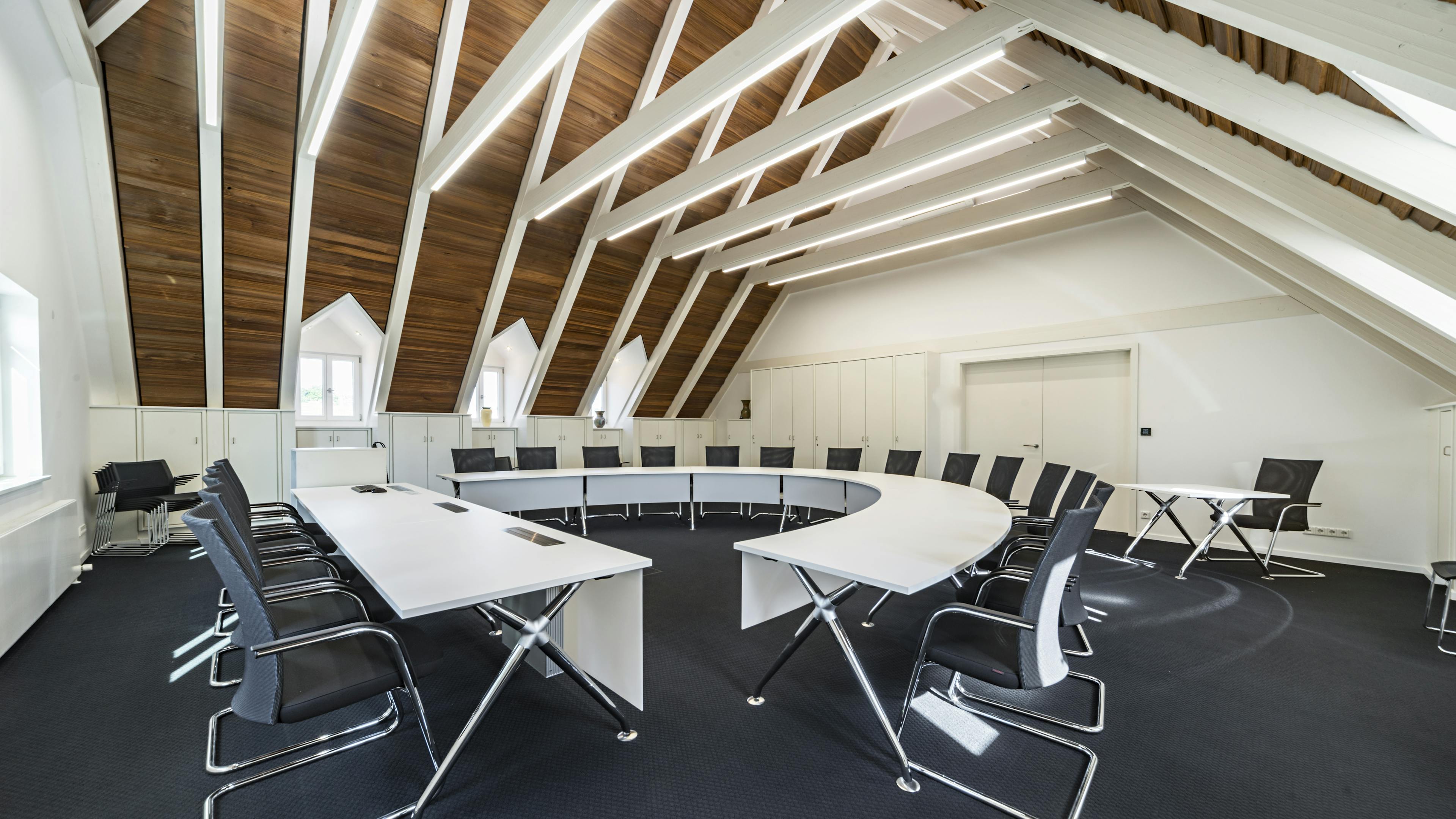 Références-Galerie d'images-Mairie d'Untereisesheim- xcone Table de conférence-pharao net Siège de conférence