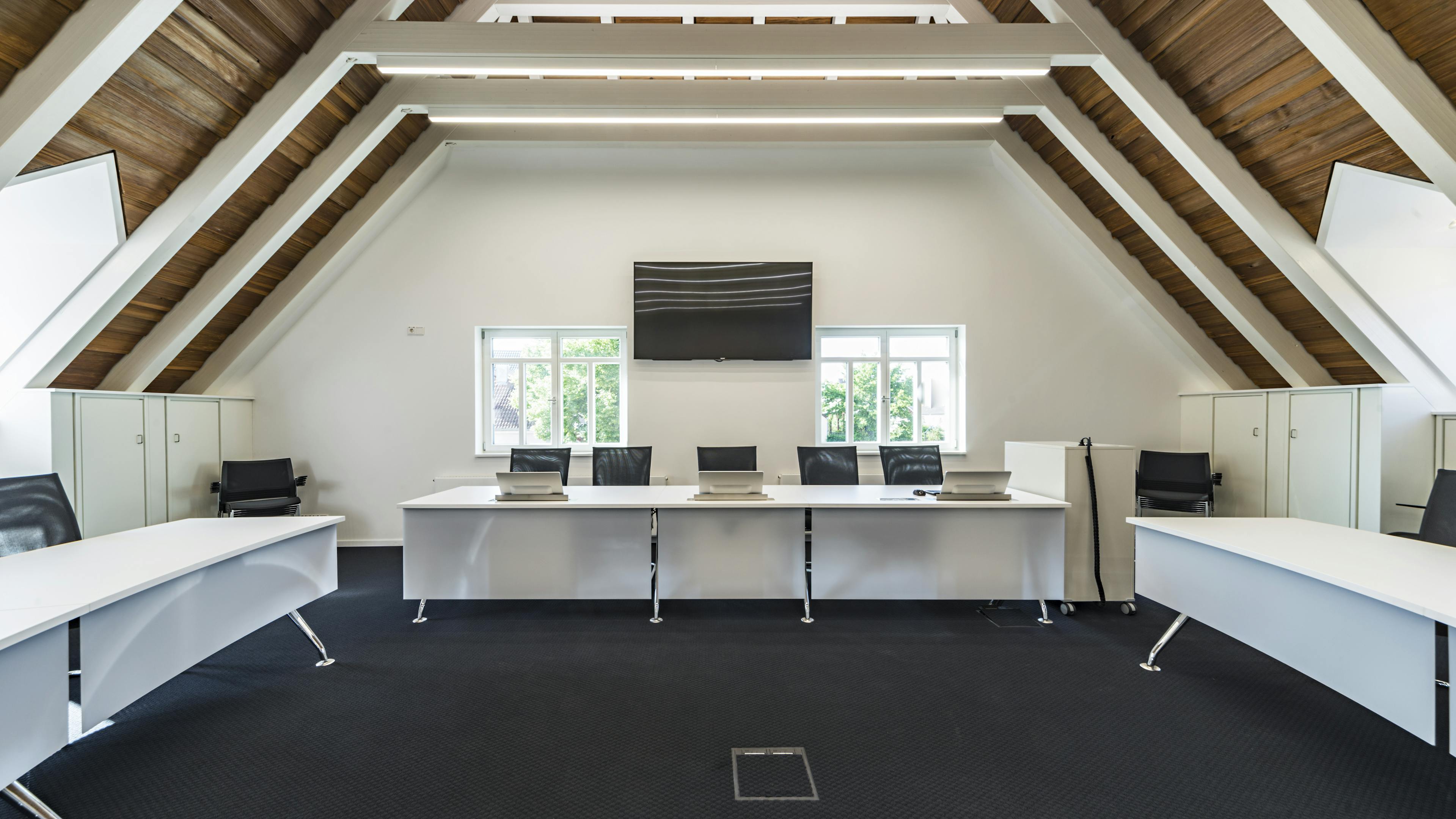 Références-Galerie d'images-Mairie d'Untereisesheim- xcone Table de conférence-pharao net Siège de conférence