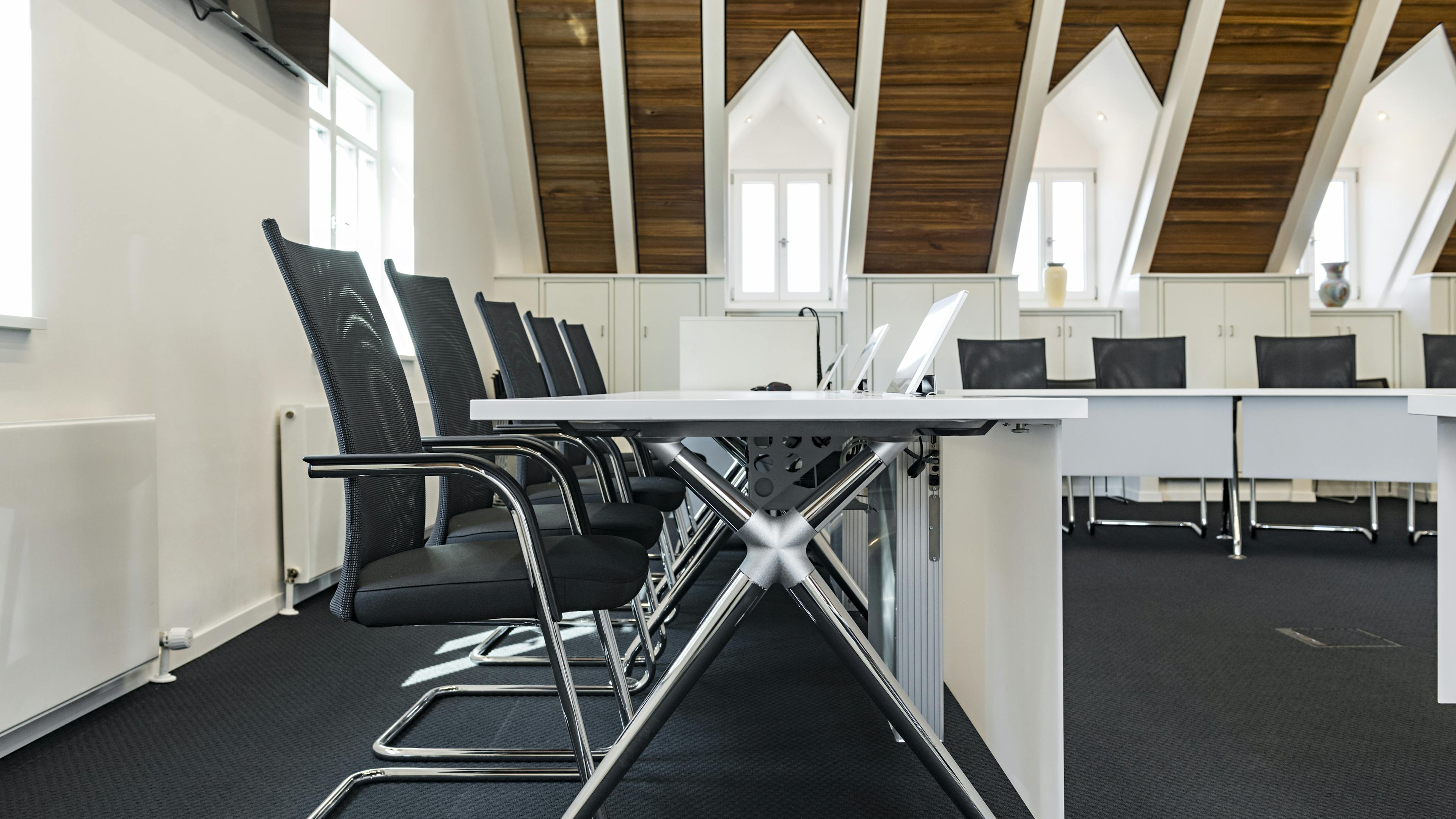 Références-Galerie d'images-Mairie d'Untereisesheim- xcone Table de conférence-pharao net Siège de conférence