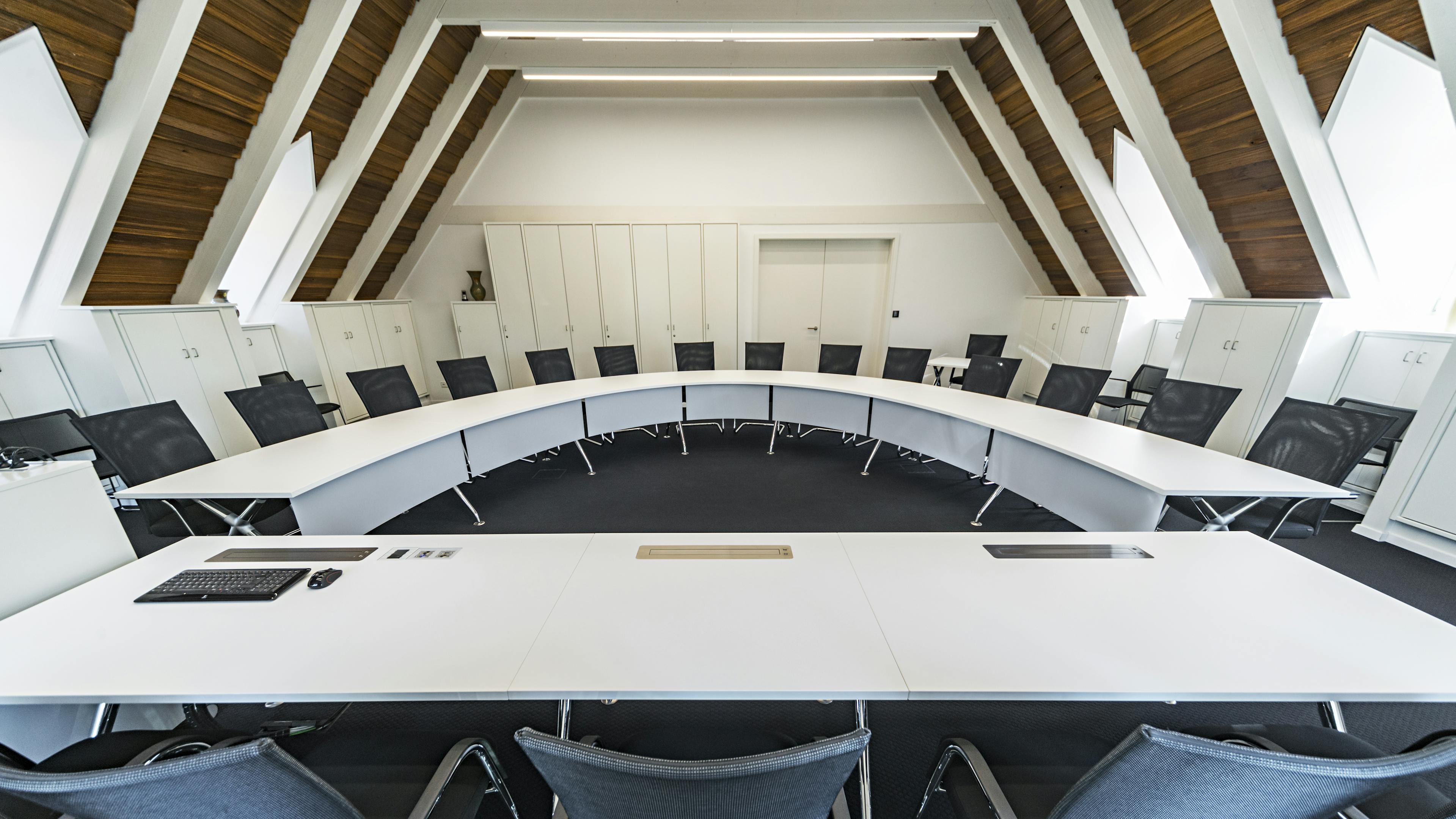 Références-Galerie d'images-Mairie d'Untereisesheim- xcone Table de conférence-pharao net Siège de conférence