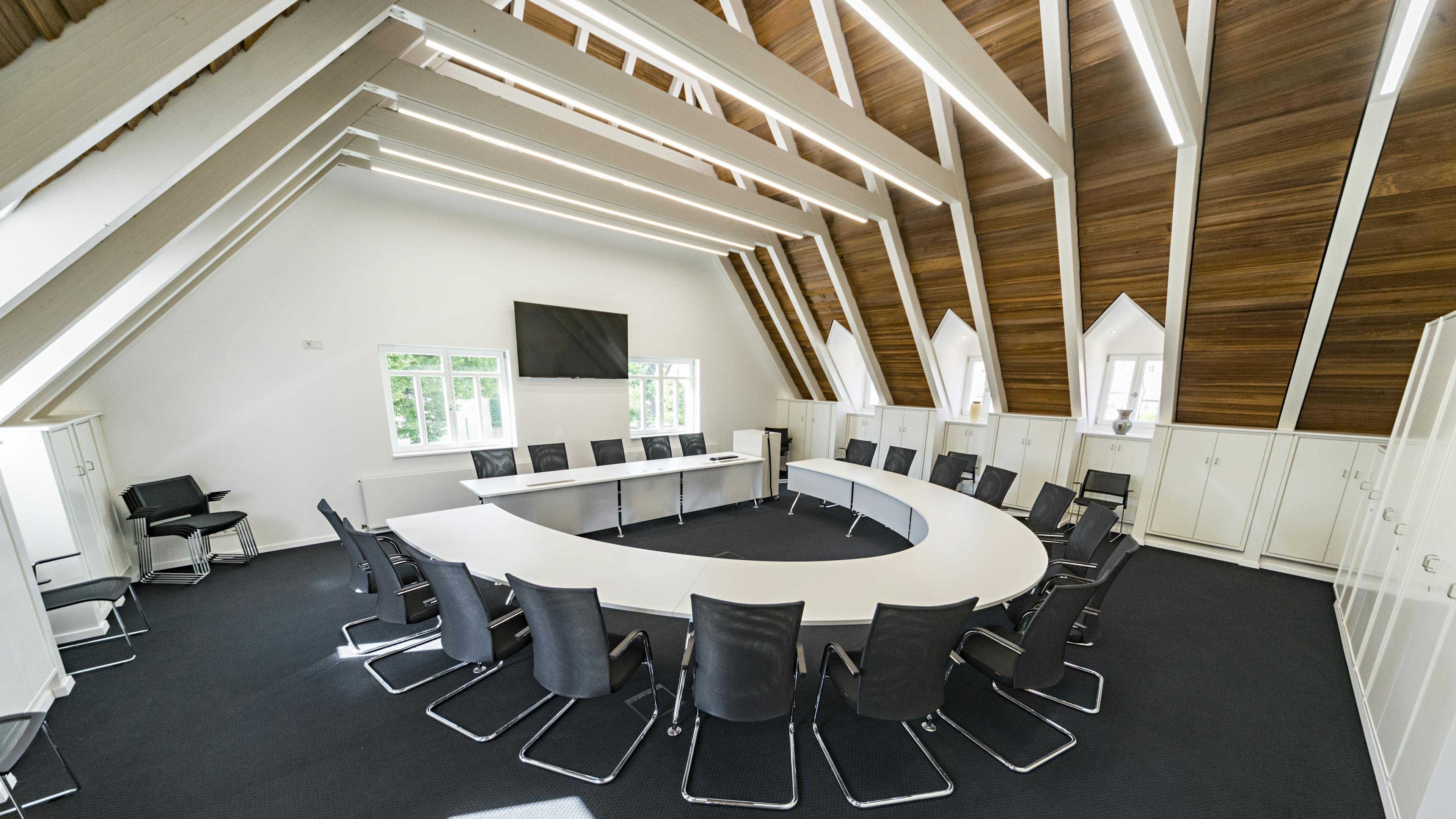 Références-Galerie d'images-Mairie d'Untereisesheim- xcone Table de conférence-pharao net Siège de conférence