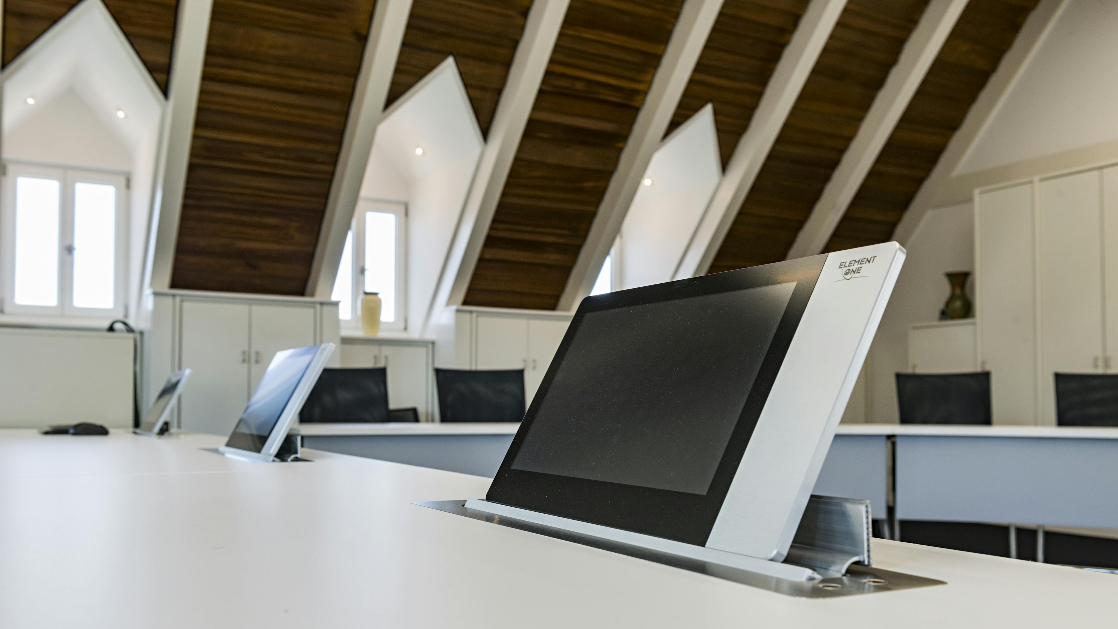 Références-Galerie d'images-Mairie d'Untereisesheim- xcone Table de conférence-pharao net Siège de conférence